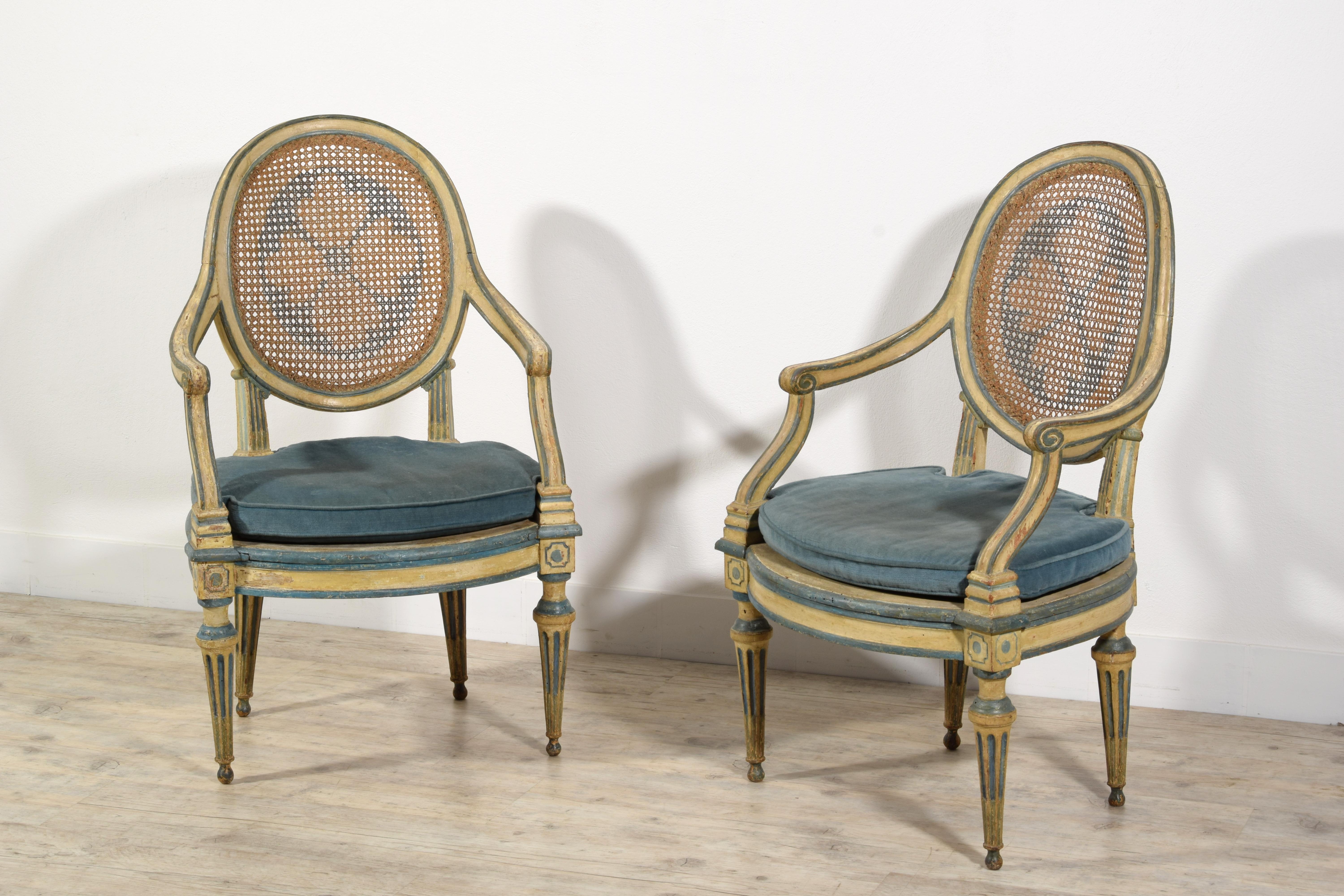 18th Century Pair of Italian Neoclassical Lacquered Wood Armchairs For Sale 11