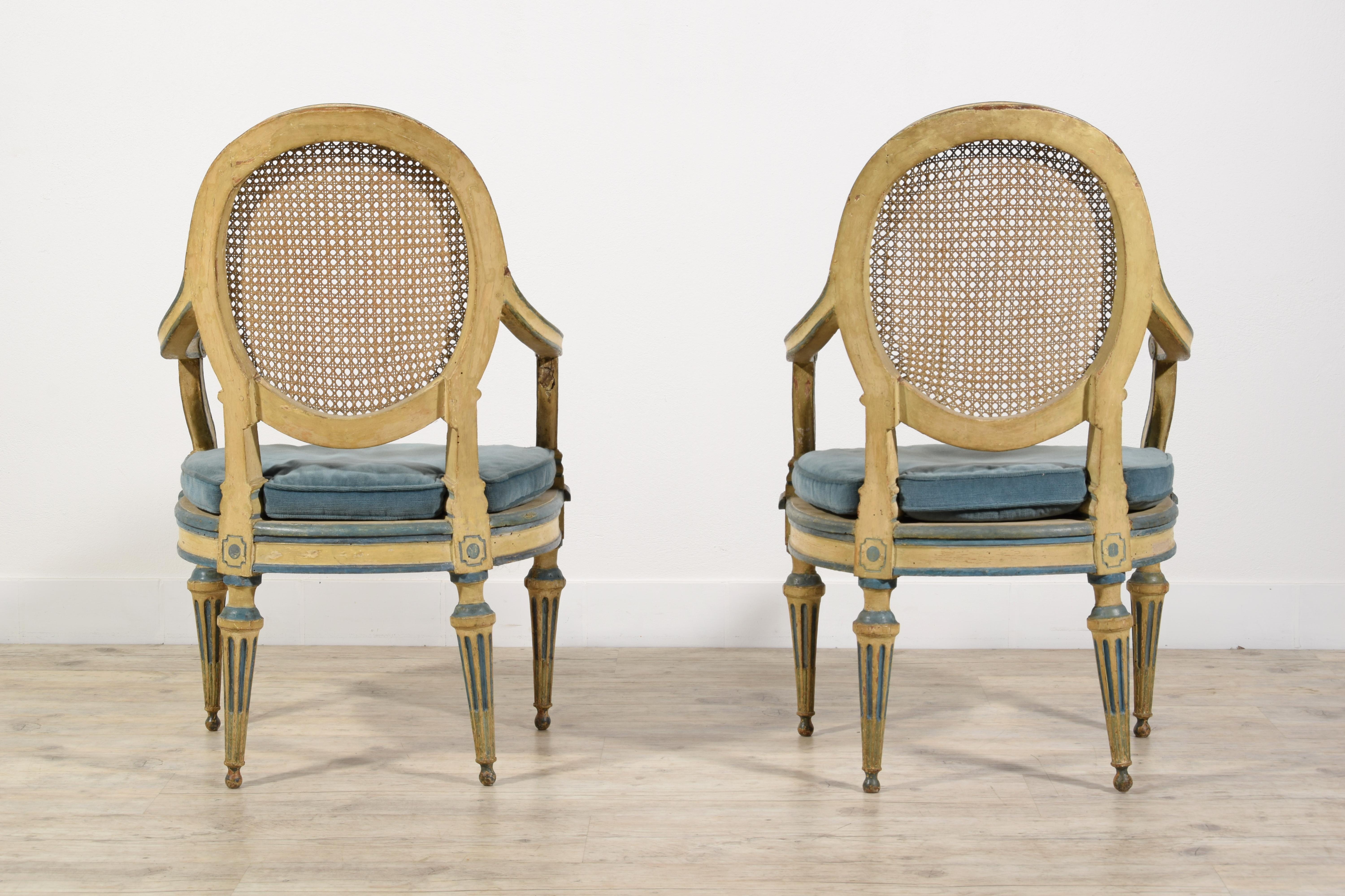 18th Century Pair of Italian Neoclassical Lacquered Wood Armchairs For Sale 17