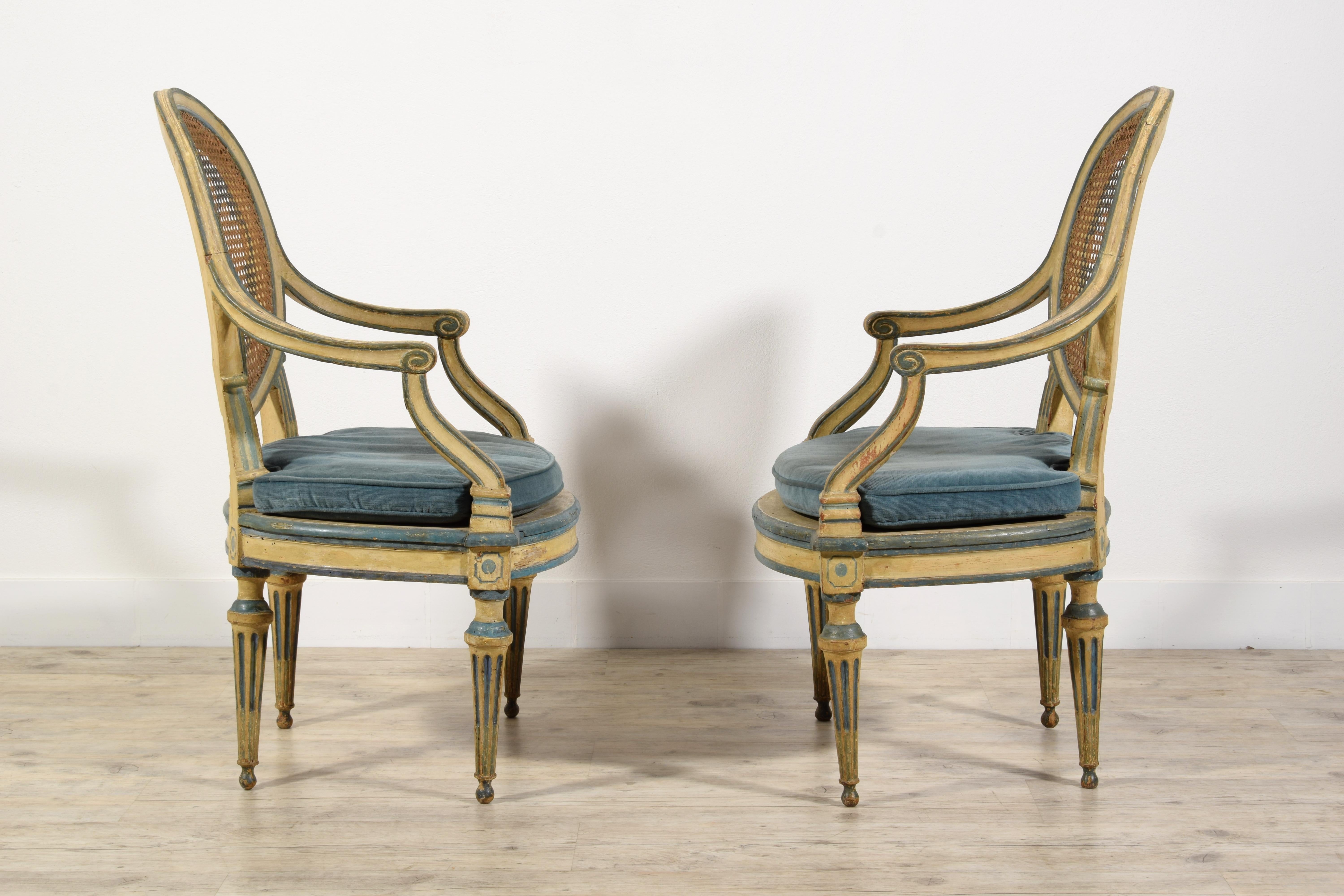 18th Century Pair of Italian Neoclassical Lacquered Wood Armchairs For Sale 6