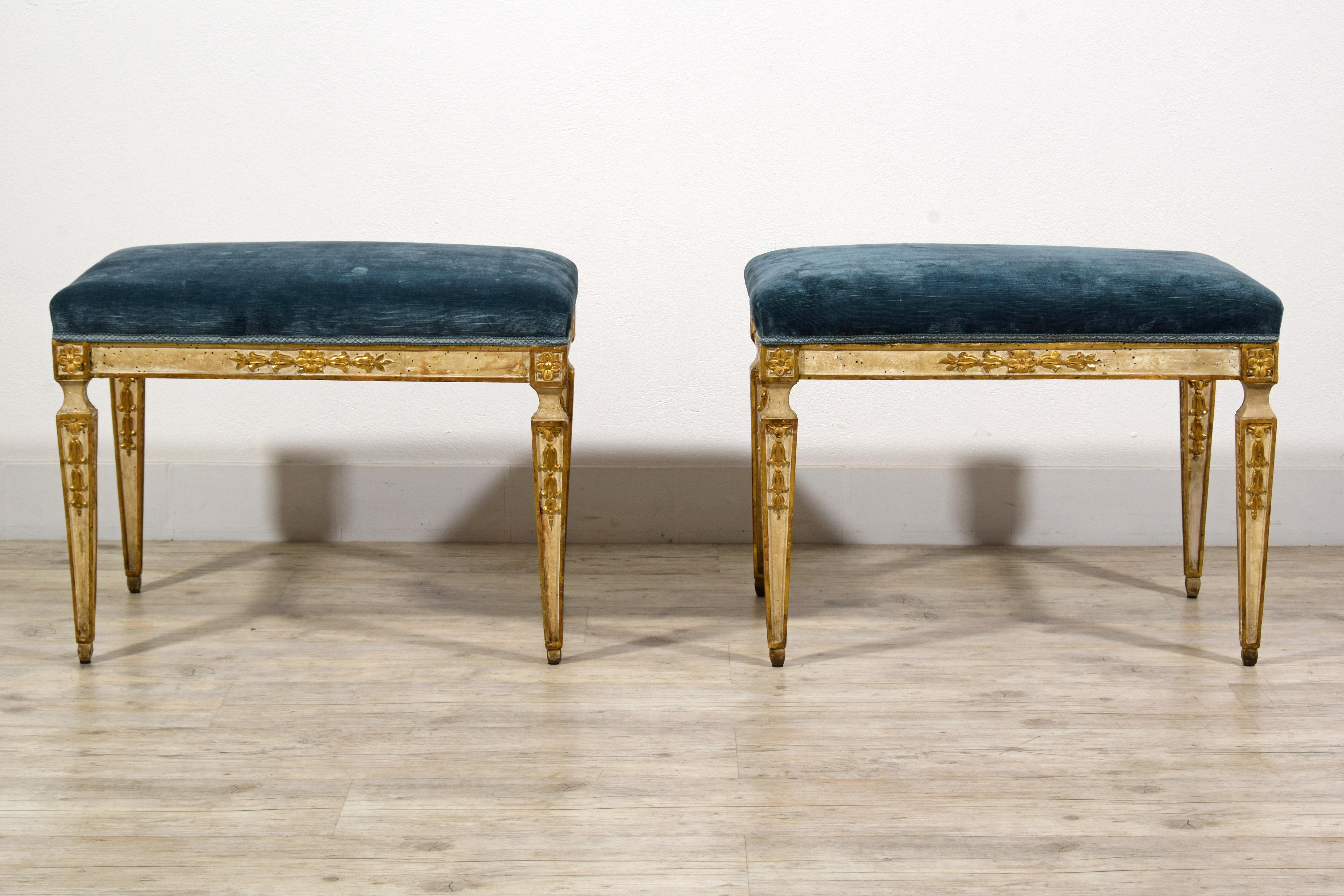 Hand-Carved 18th Century, Pair of Italian Neoclassical Stools For Sale