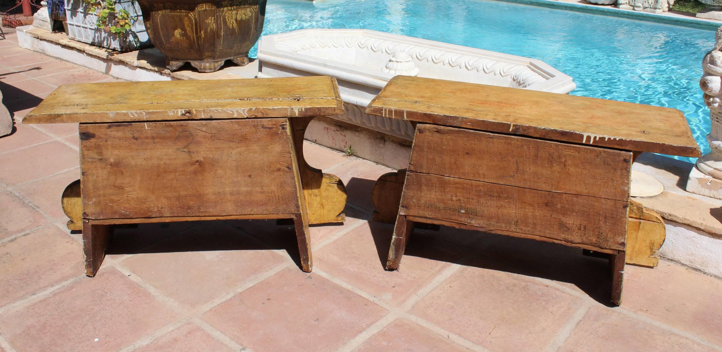 Paar italienische polychrome Koffer aus dem 18. Jahrhundert (Holz) im Angebot