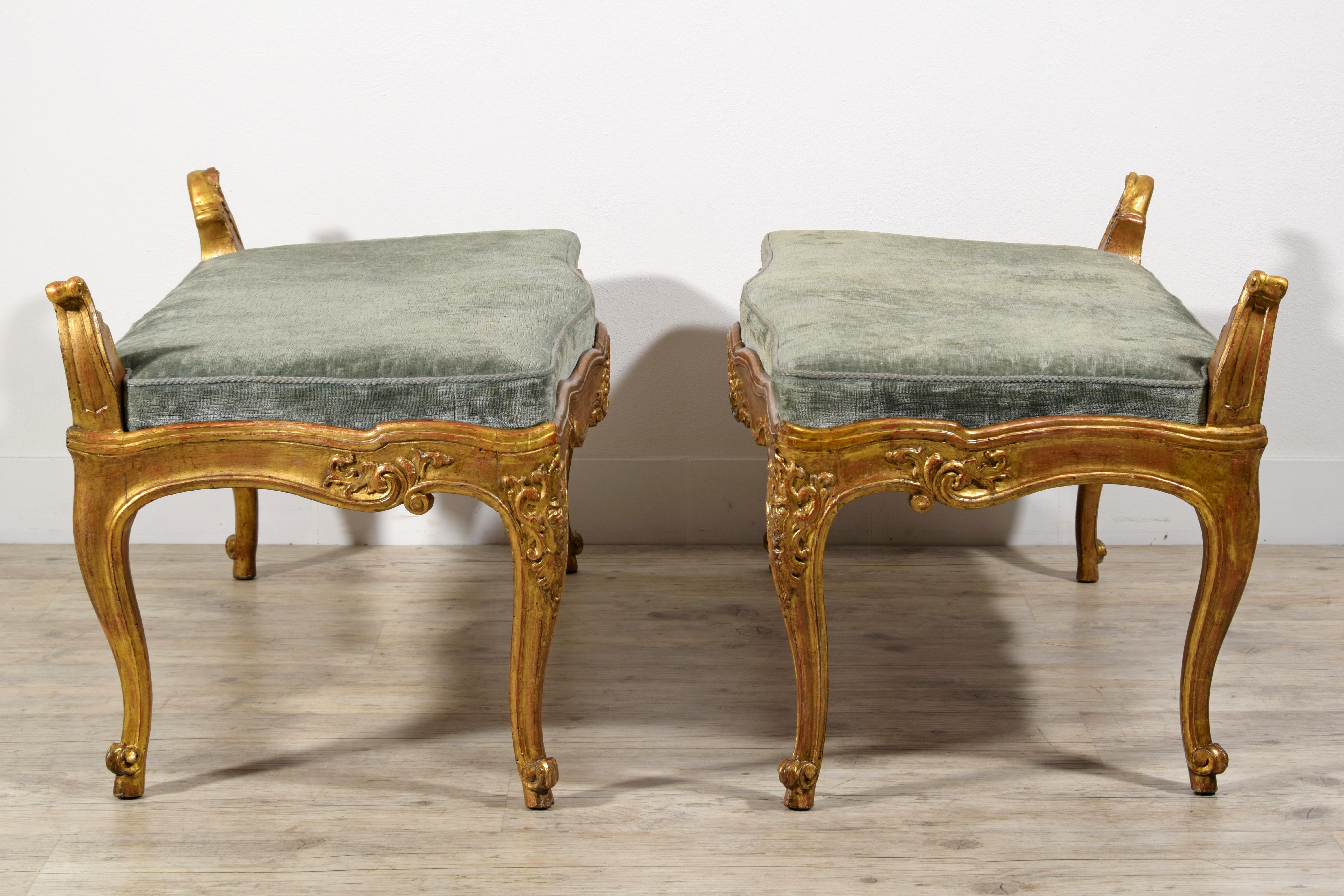 18th Century, Pair of Italian Rococò Carved Giltwood Benches  For Sale 9
