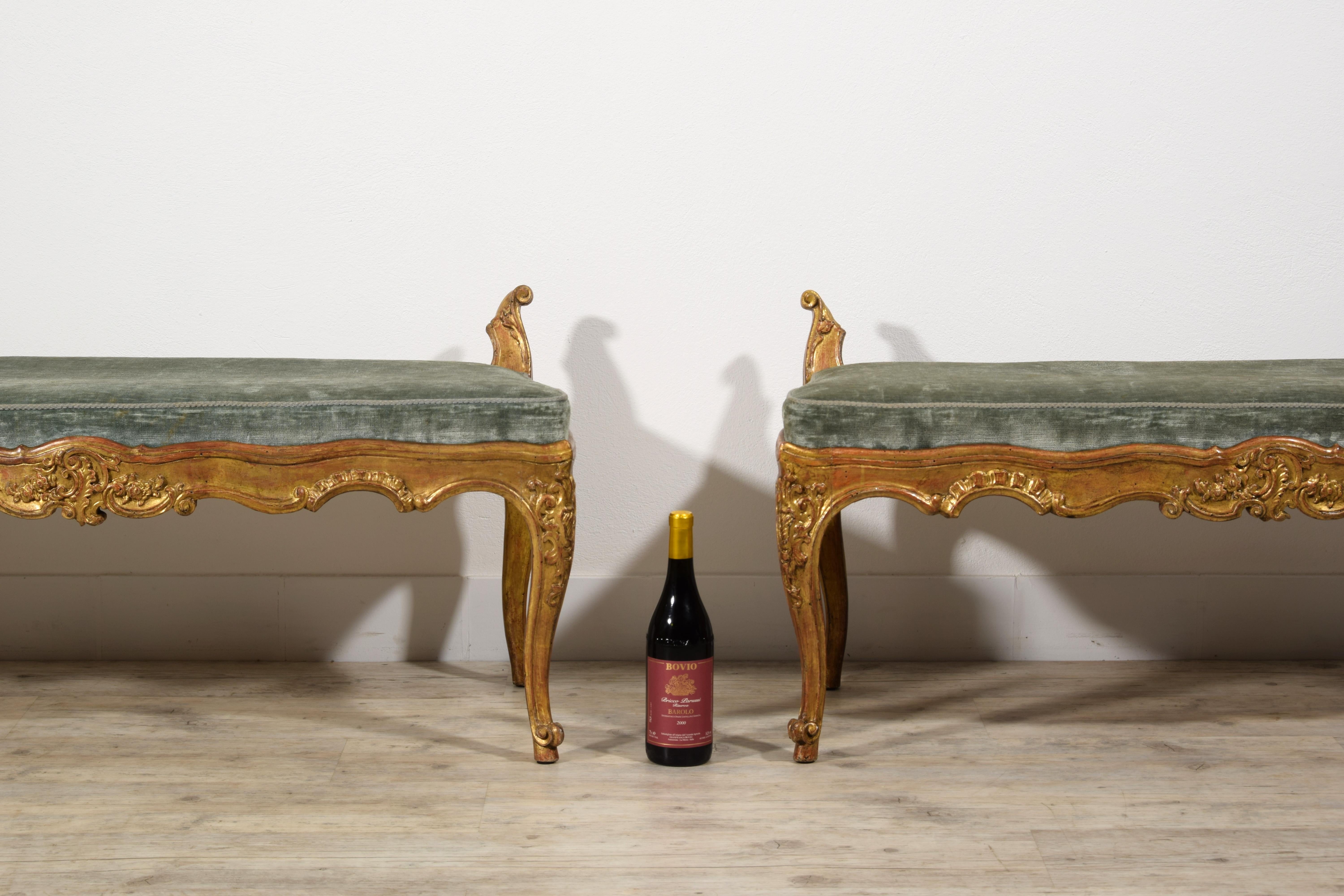 18th Century, Pair of Italian Rococò Carved Giltwood Benches  For Sale 11