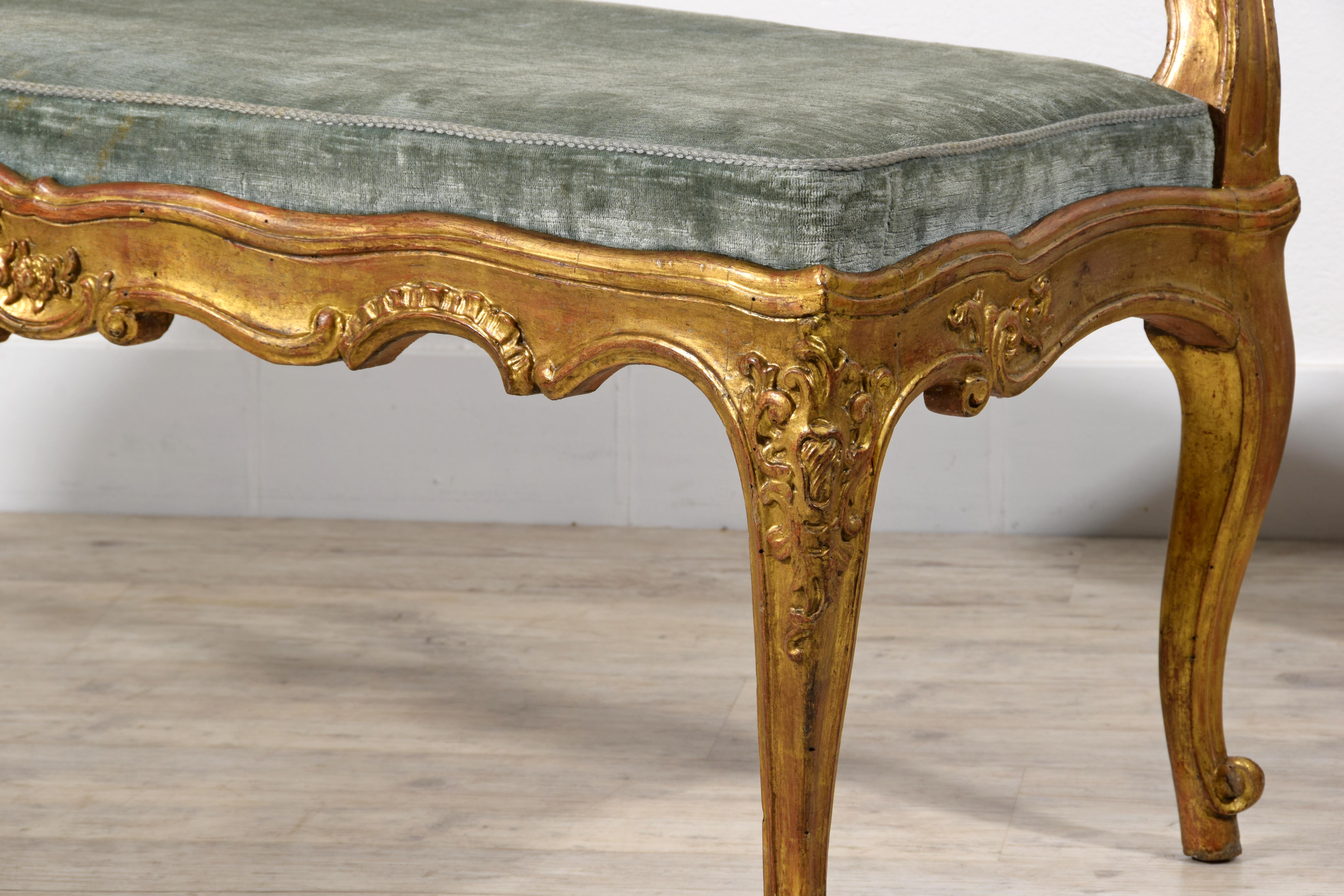 18th Century, Pair of Italian Rococò Carved Giltwood Benches  For Sale 14