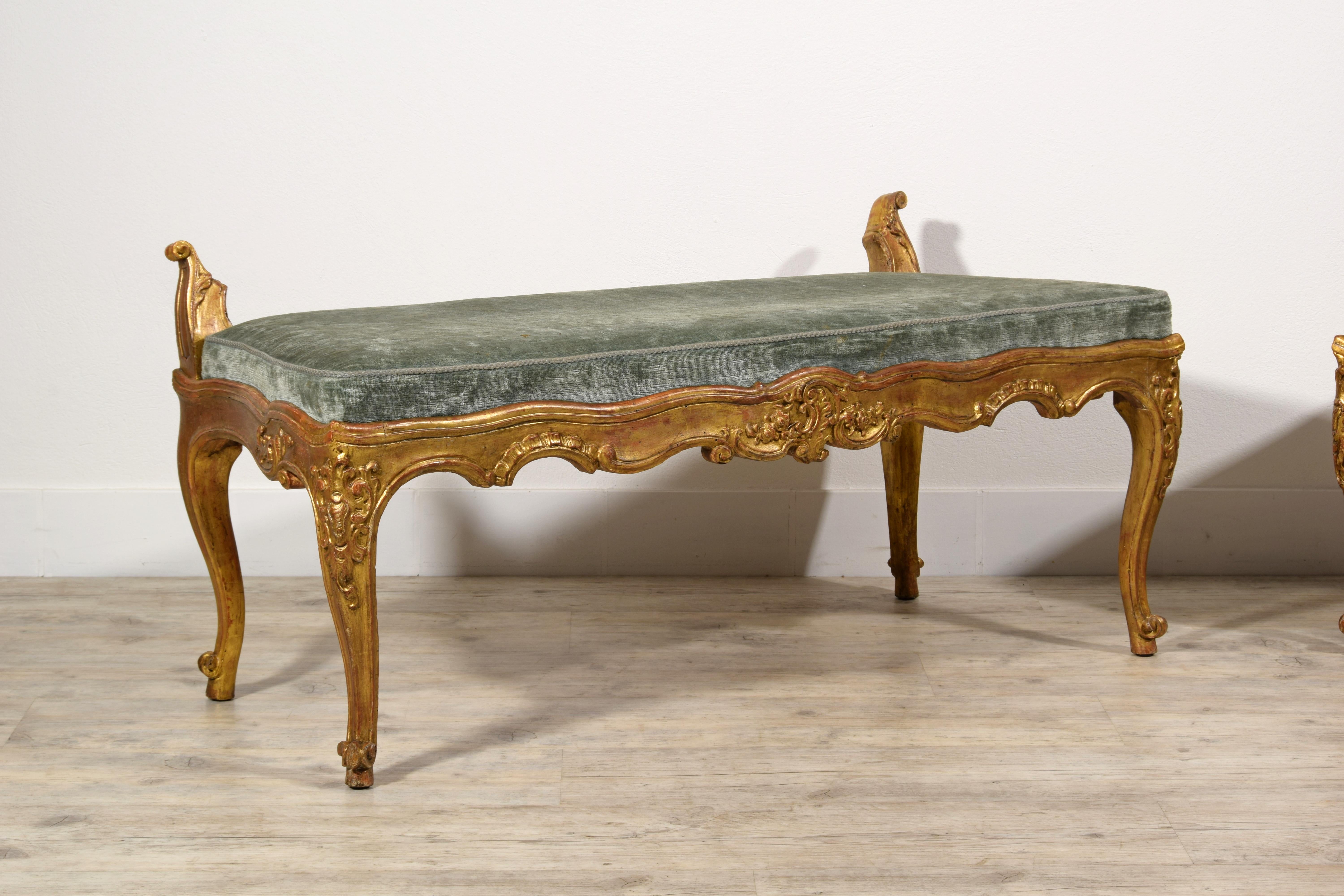 18th Century, Pair of Italian Rococò Carved Giltwood Benches  For Sale 3