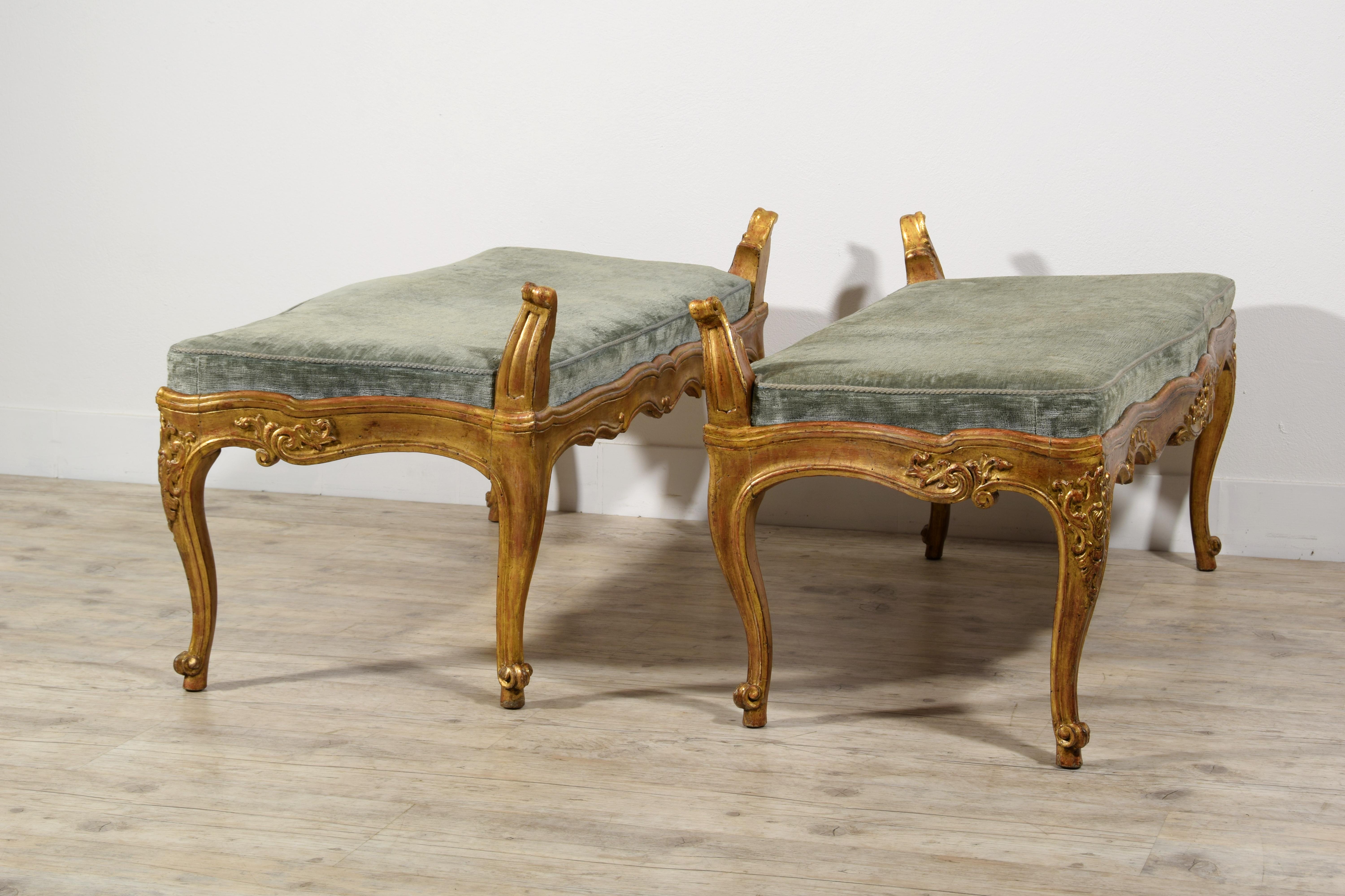 18th Century, Pair of Italian Rococò Carved Giltwood Benches  For Sale 5