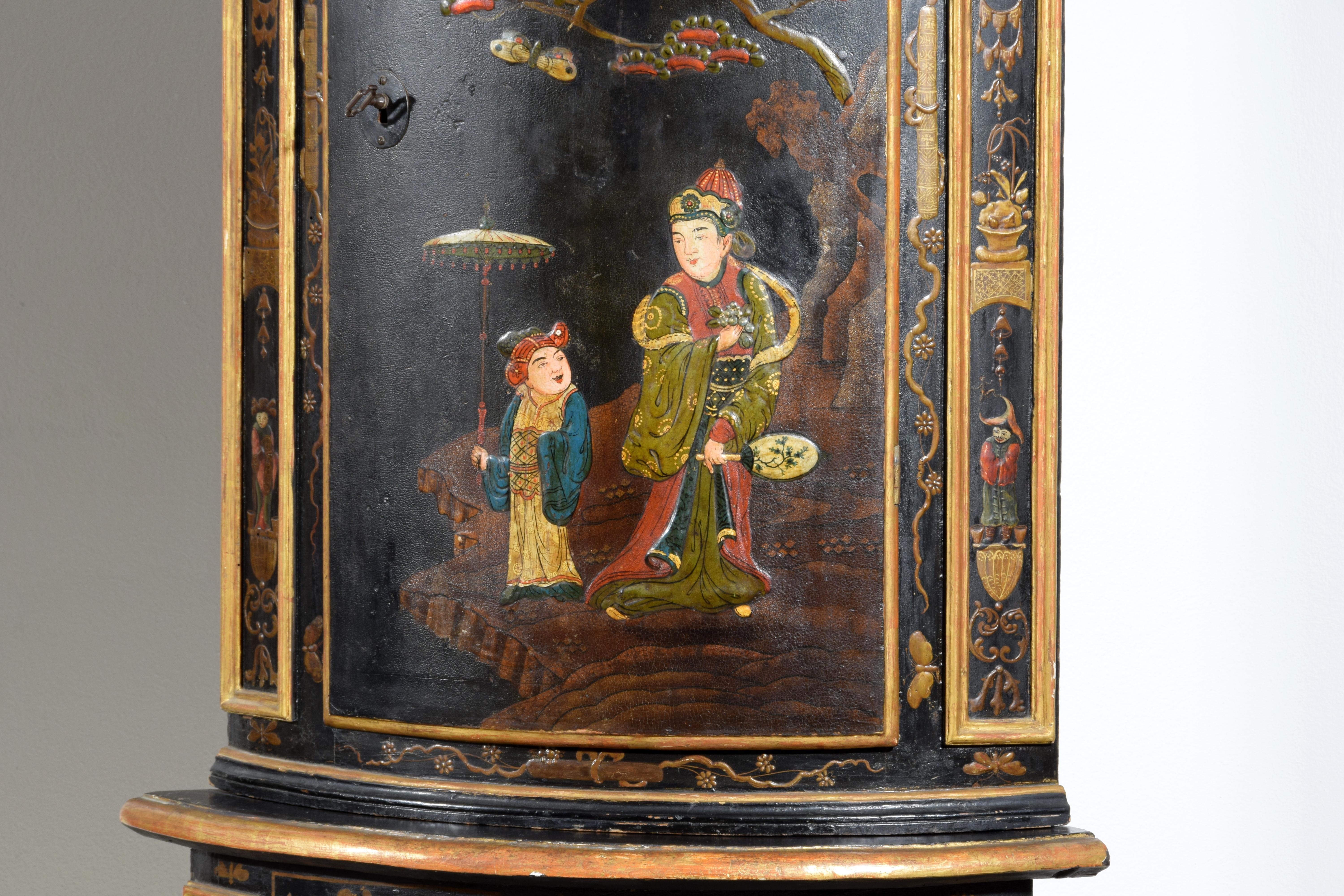 18th Century, Pair of Italian Rococo Chinoiserie Lacquered Wood Corner Cabinets  For Sale 9