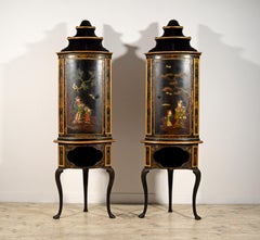 18th Century, Pair of Italian Rococo Chinoiserie Lacquered Wood Corner Cabinets