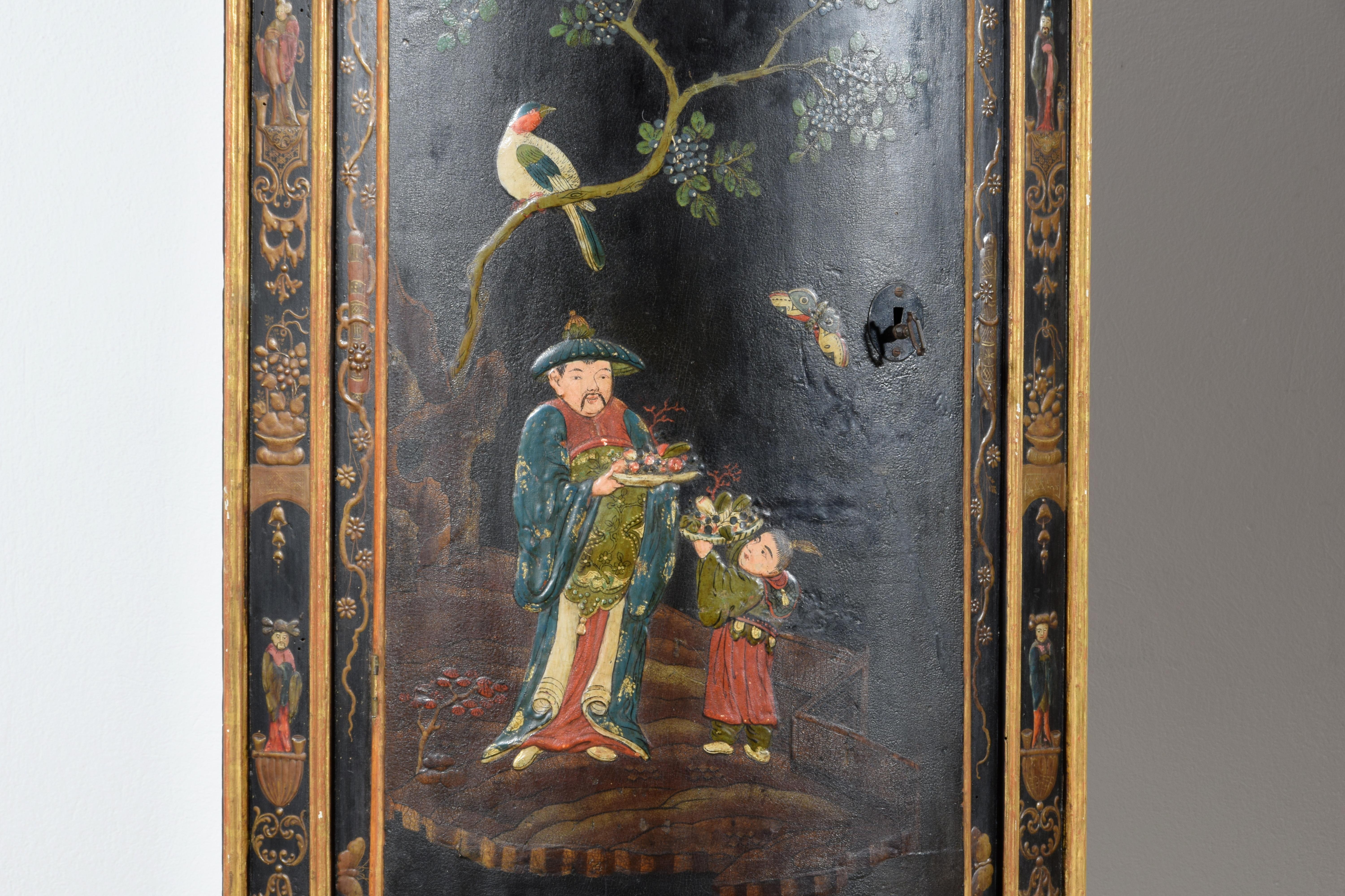 18th Century, Pair of Italian Rococo Chinoiserie Lacquered Wood Corner Cabinets  For Sale 2