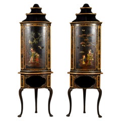 18th Century, Pair of Italian Rococo Chinoiserie Lacquered Wood Corner Cabinets 