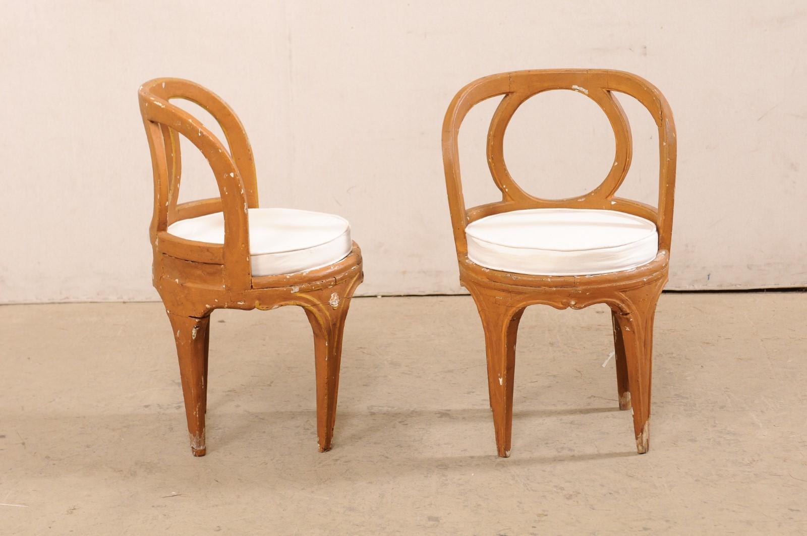 18th Century Pair of Italian Venetian Chairs with New Removable Seat Cushions For Sale 1