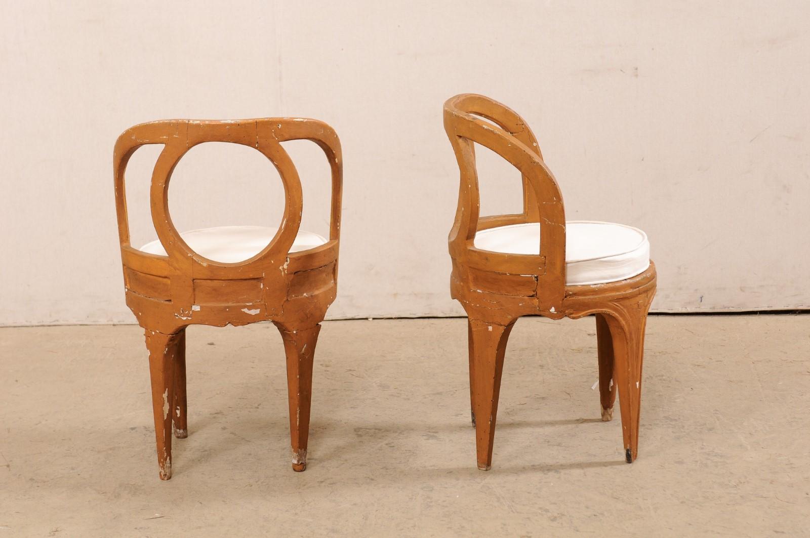 18th Century Pair of Italian Venetian Chairs with New Removable Seat Cushions For Sale 2