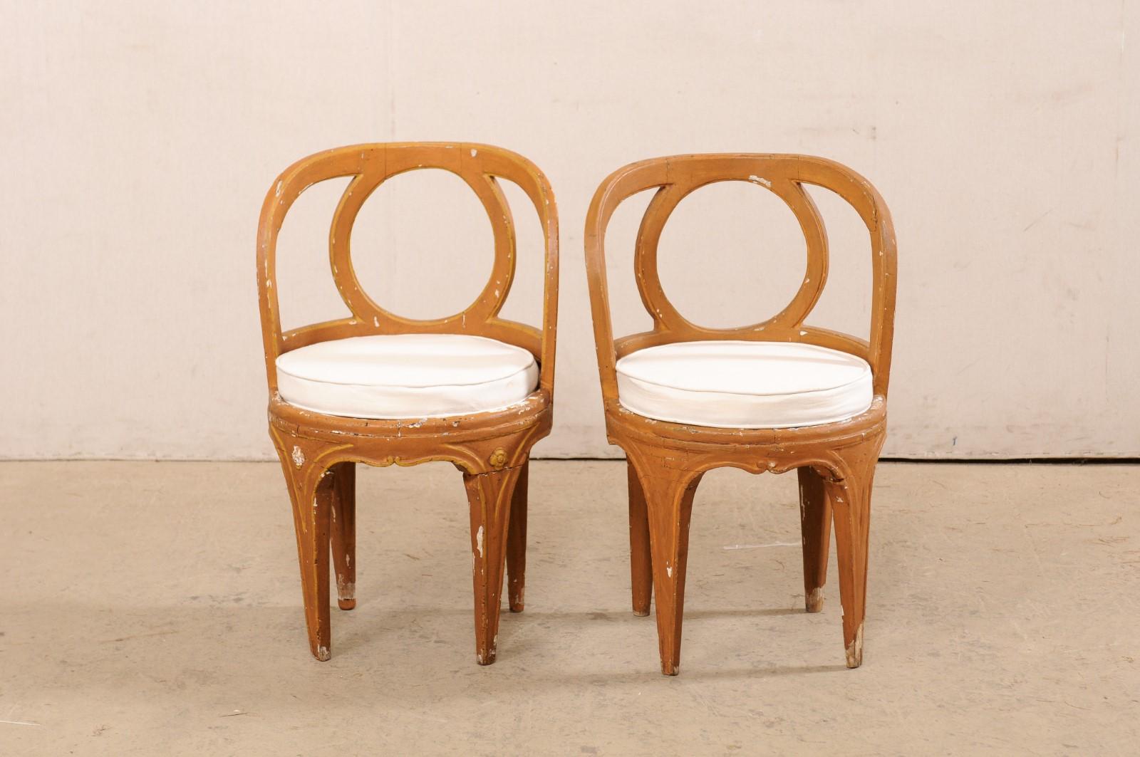 18th Century Pair of Italian Venetian Chairs with New Removable Seat Cushions For Sale 5