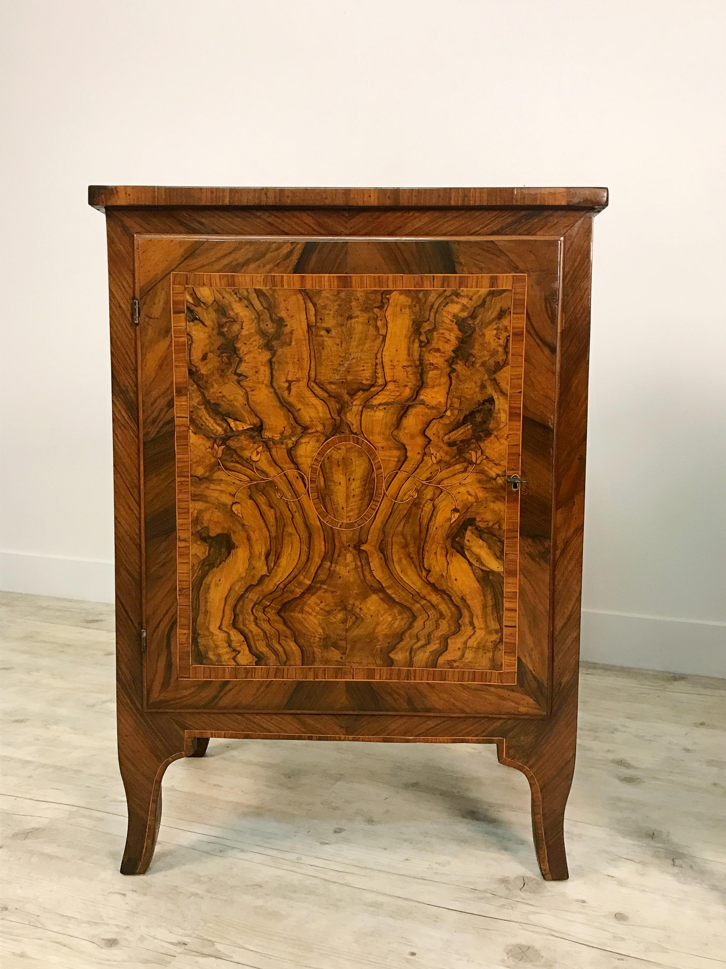 Nutwood 18th Century, Pair of Italian Walnut Wood Bedside Tables