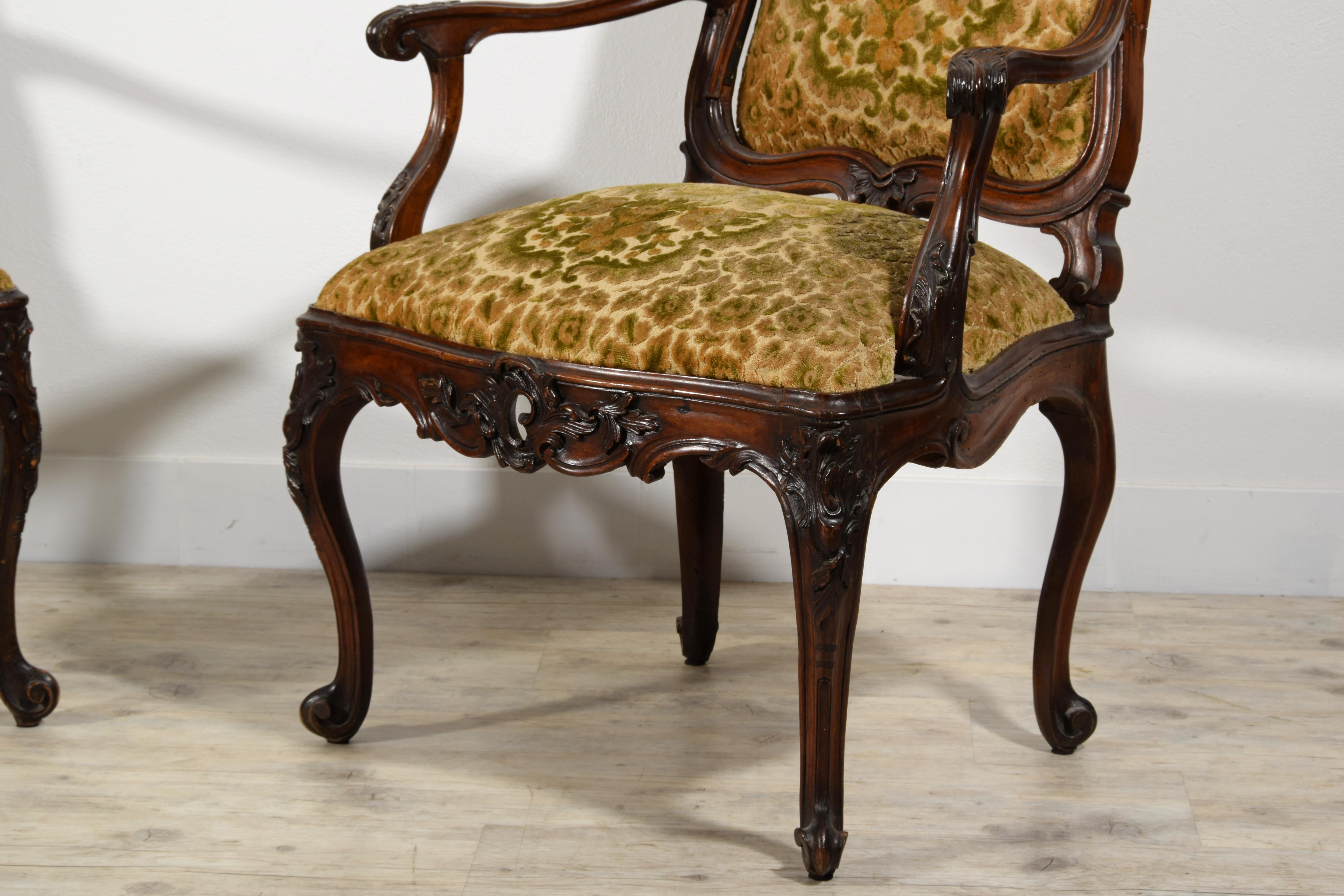 18th Century, Pair of Italian Wood Armchairs For Sale 11