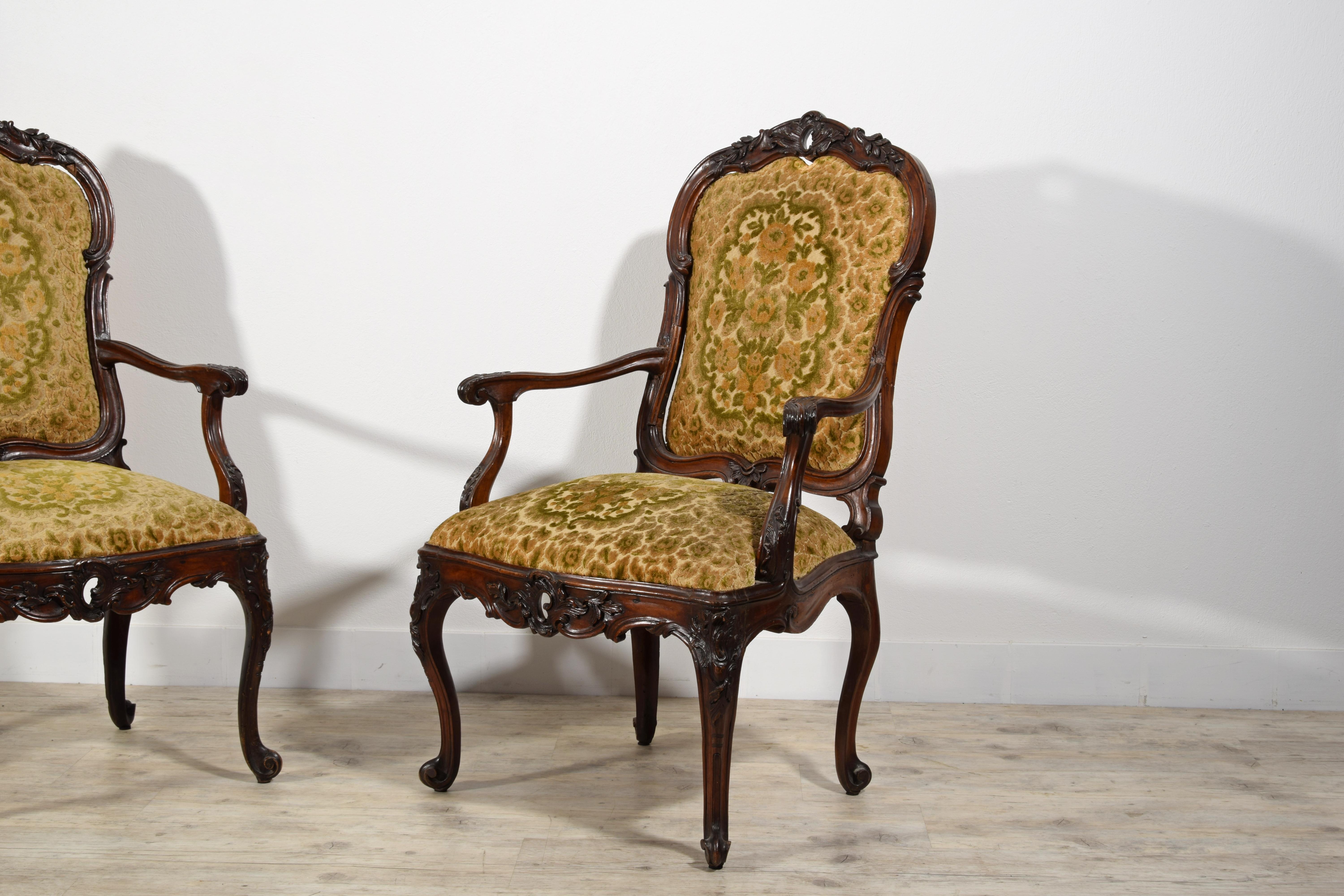 18th Century, Pair of Italian Wood Armchairs For Sale 3