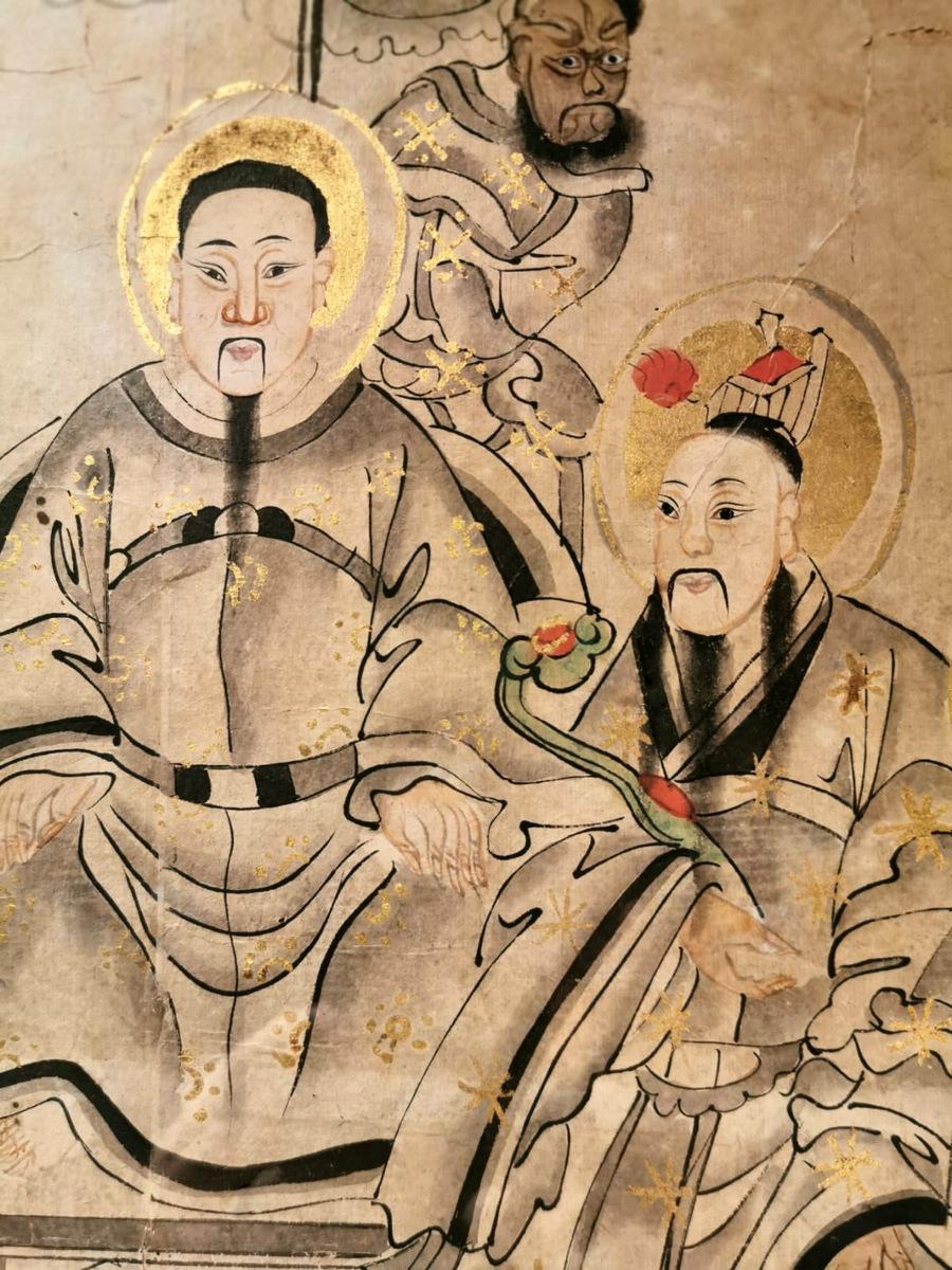 18th Century Pair of Large Chinese Paintings on Paper with Gilded Wooden Frame 13