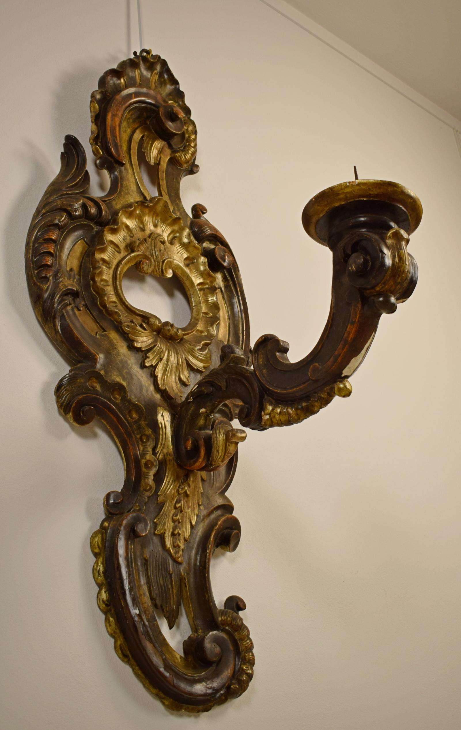 18th Century, Pair of Large Italian Carved and Gilded Wood Applique 8