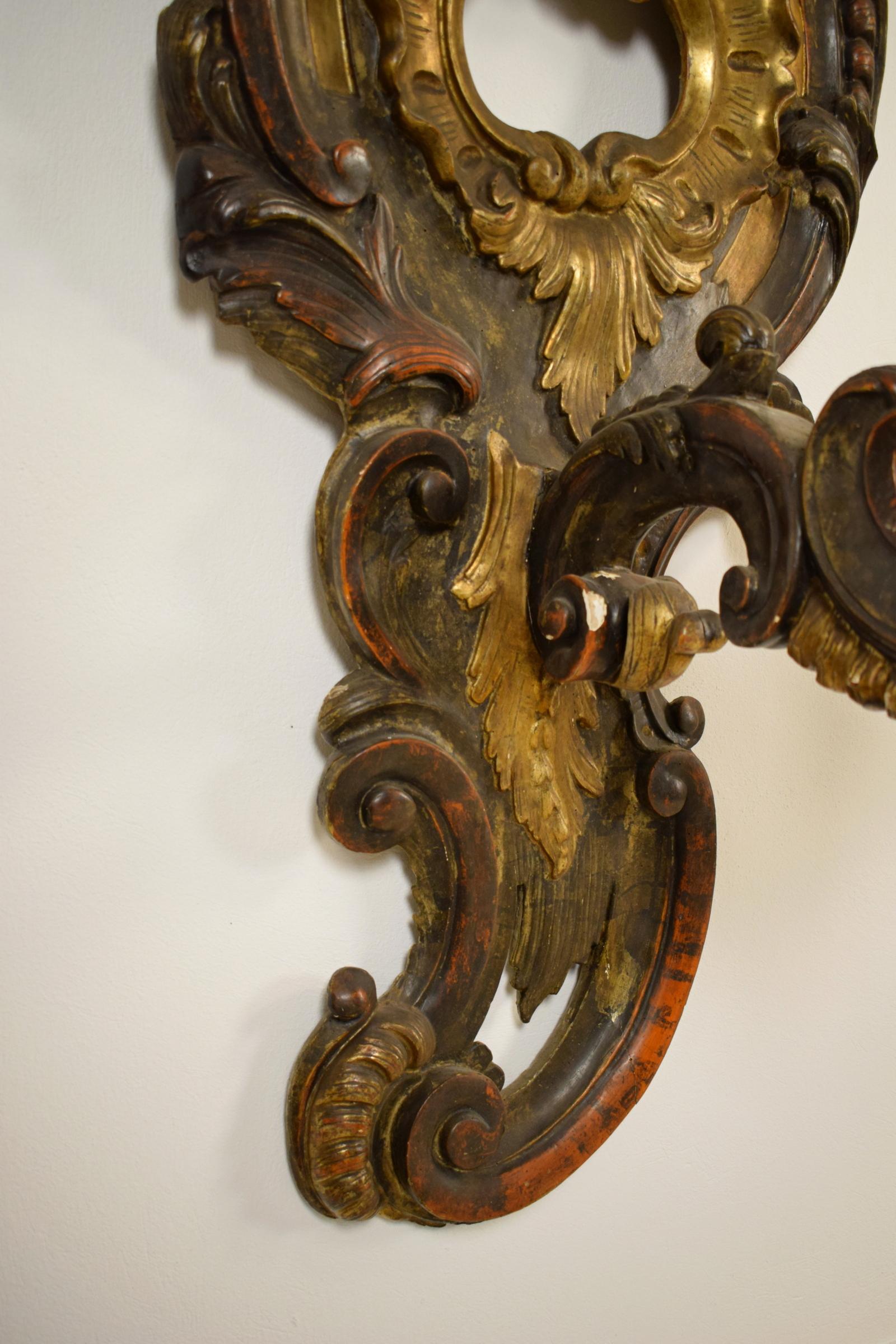 18th Century, Pair of Large Italian Carved and Gilded Wood Applique 1