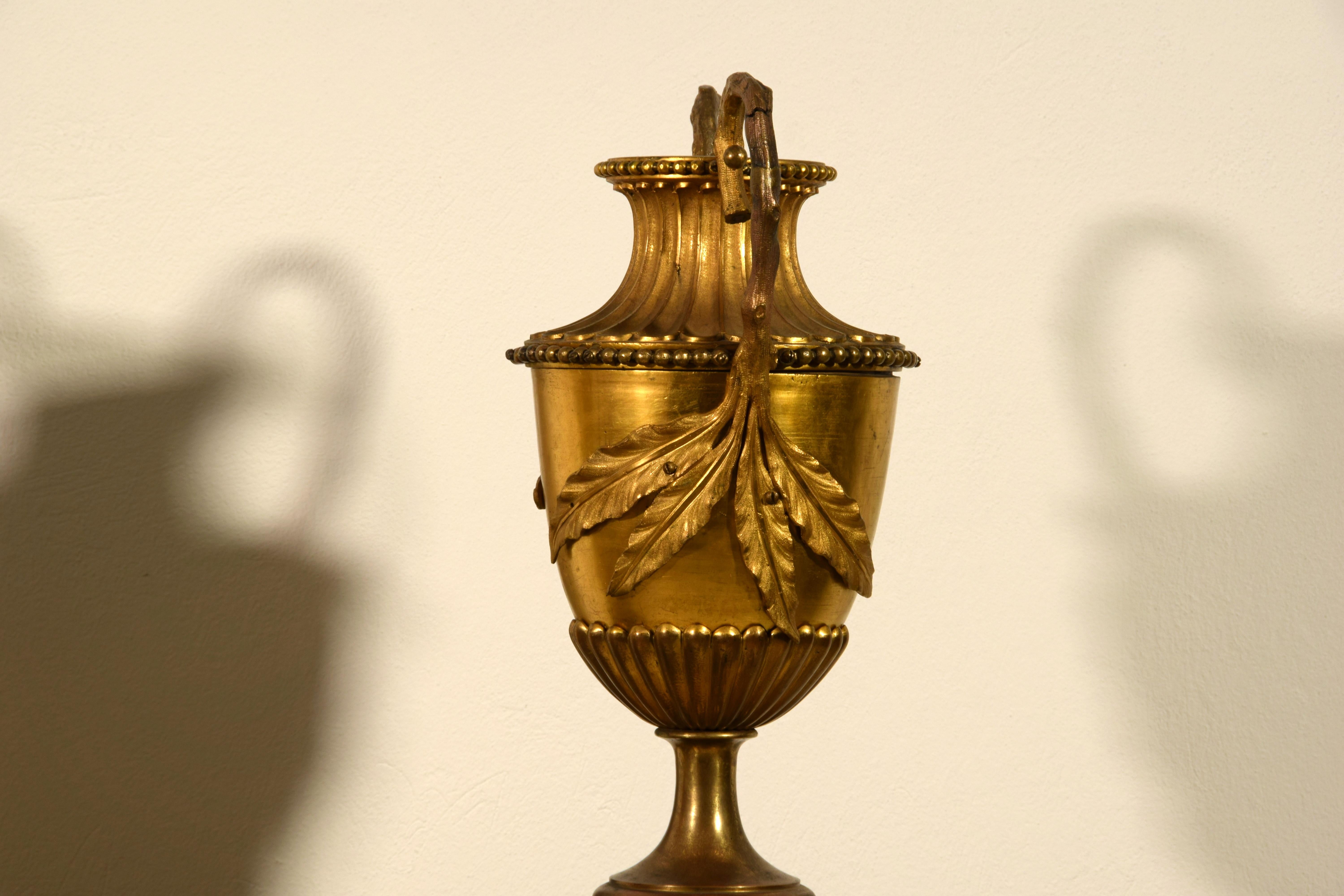 18th Century Pair of Large Italian Neoclassical Gilt Bronze Vases For Sale 16