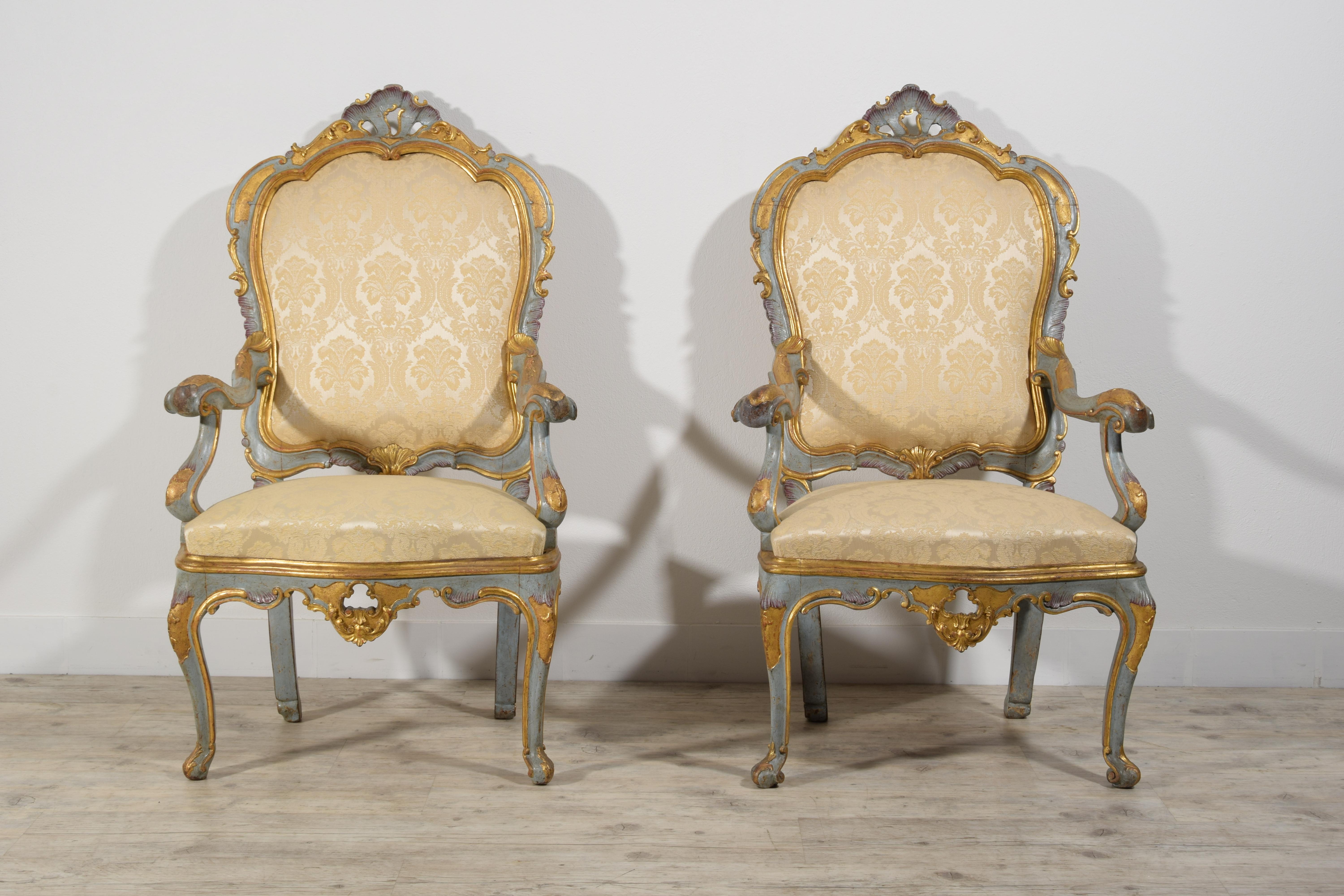 Paire de grands fauteuils vénitiens barocchetto laqués et en bois doré du 18ème siècle  en vente 5
