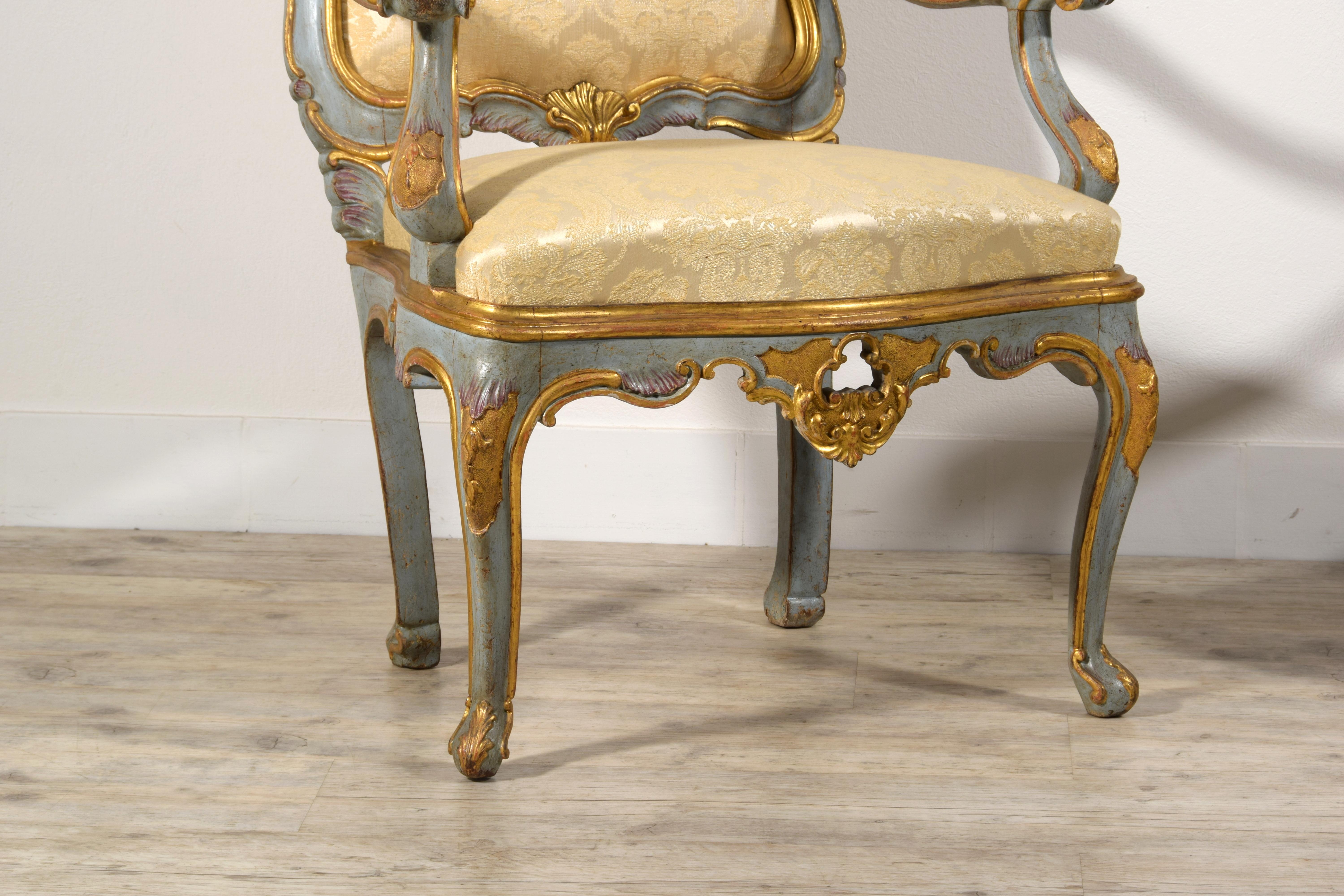 Paire de grands fauteuils vénitiens barocchetto laqués et en bois doré du 18ème siècle  en vente 6