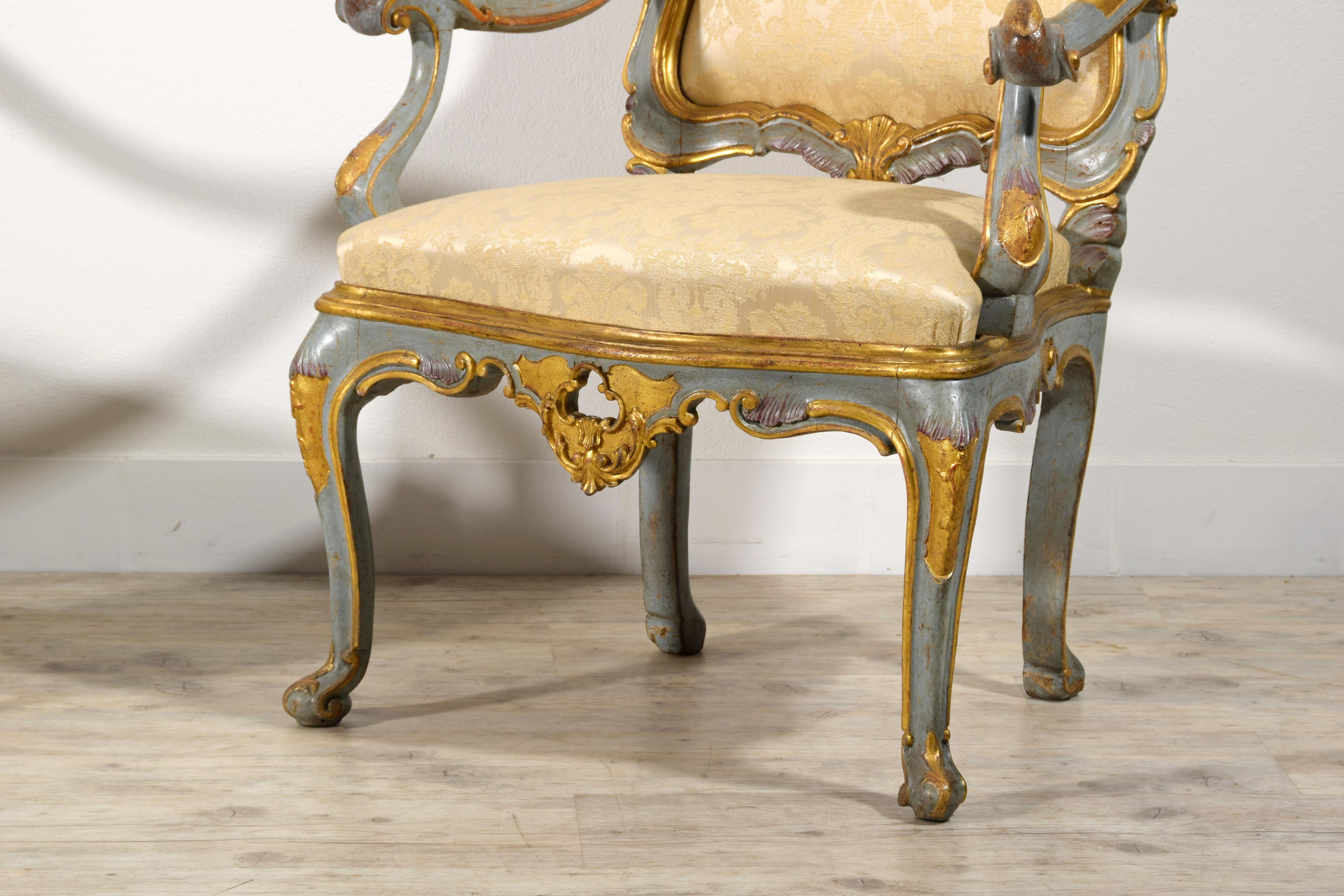 Paire de grands fauteuils vénitiens barocchetto laqués et en bois doré du 18ème siècle  en vente 7