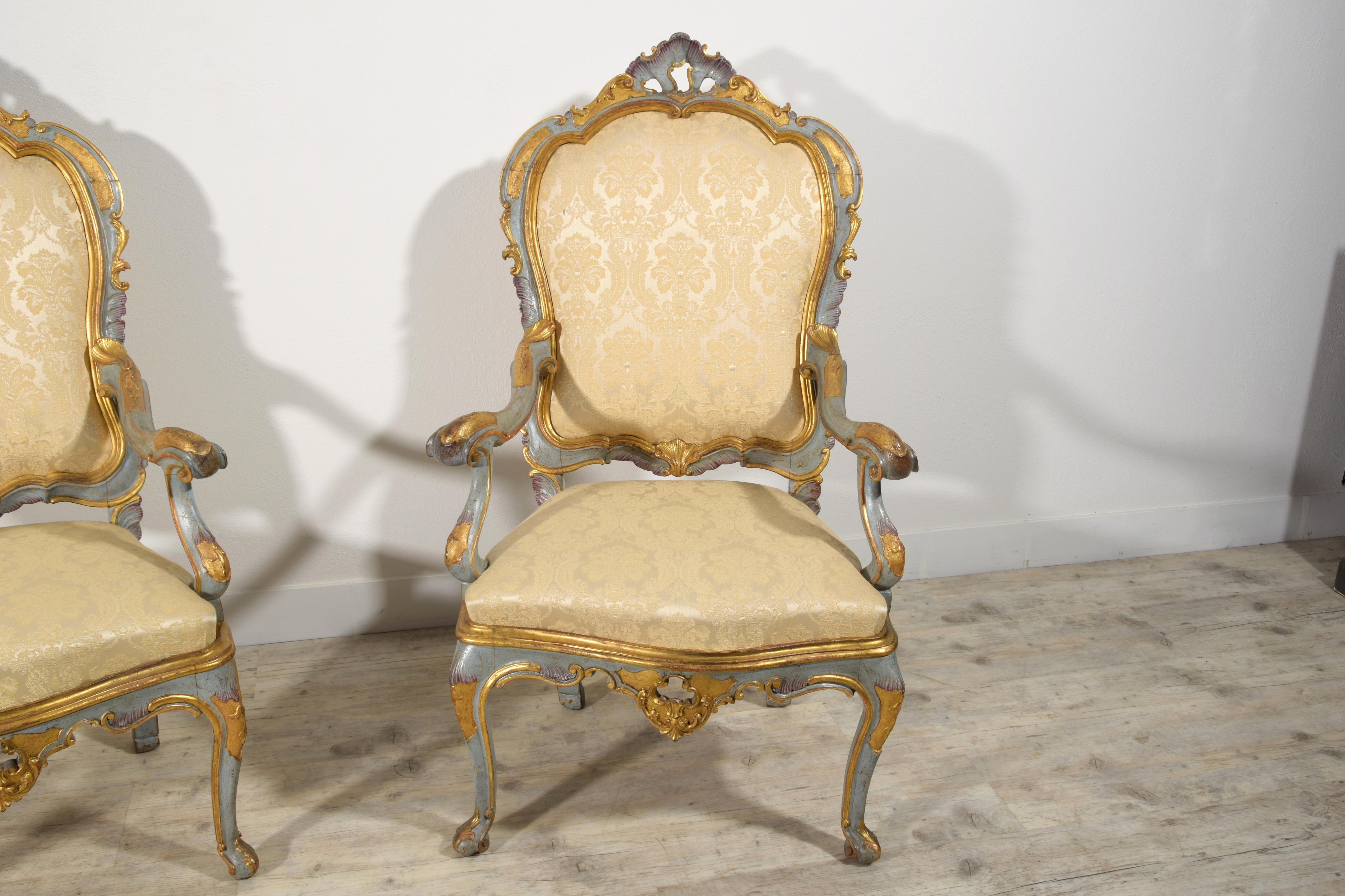 Paire de grands fauteuils vénitiens barocchetto laqués et en bois doré du 18ème siècle  en vente 10