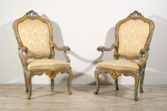 Paire de grands fauteuils vénitiens barocchetto laqués et en bois doré du 18ème siècle