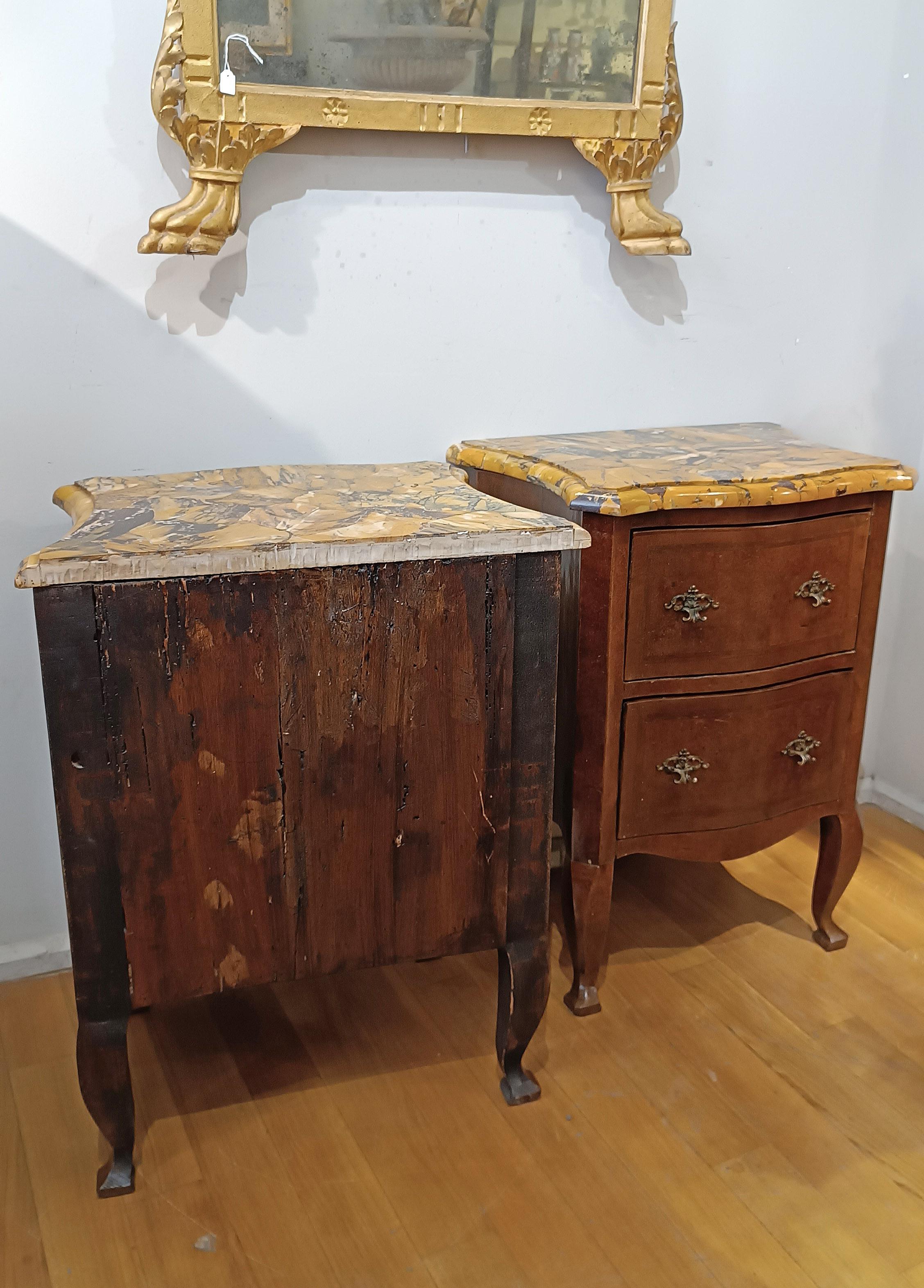 Italian 18th CENTURY PAIR OF LOUIS XV BEDSIDE TABLES For Sale