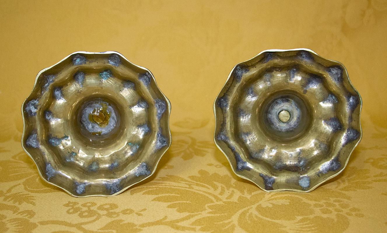 18th Century Pair of Louis XV Bronze Candlesticks In Good Condition For Sale In Beuzevillette, FR