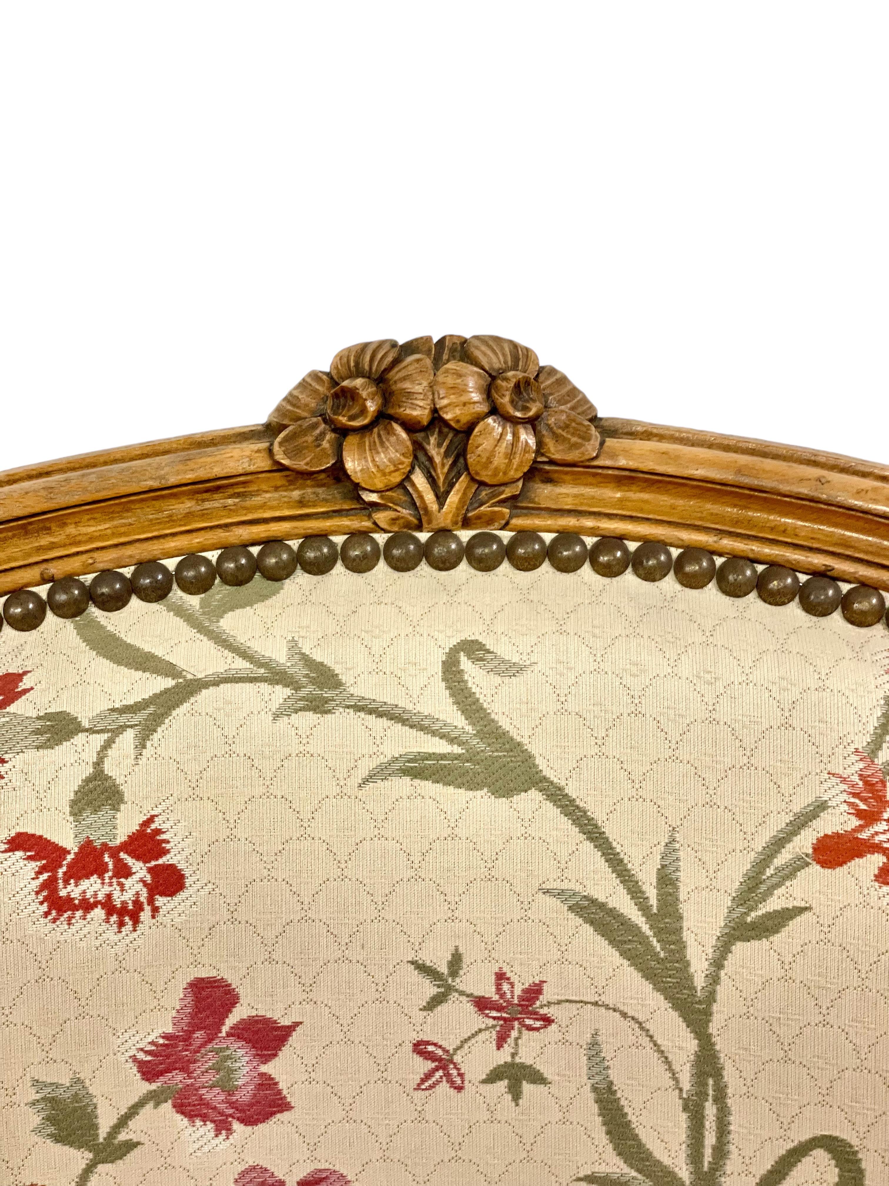 Sculpté à la main Paire de chaises Bergère d'époque Louis XV du XVIIIe siècle en vente