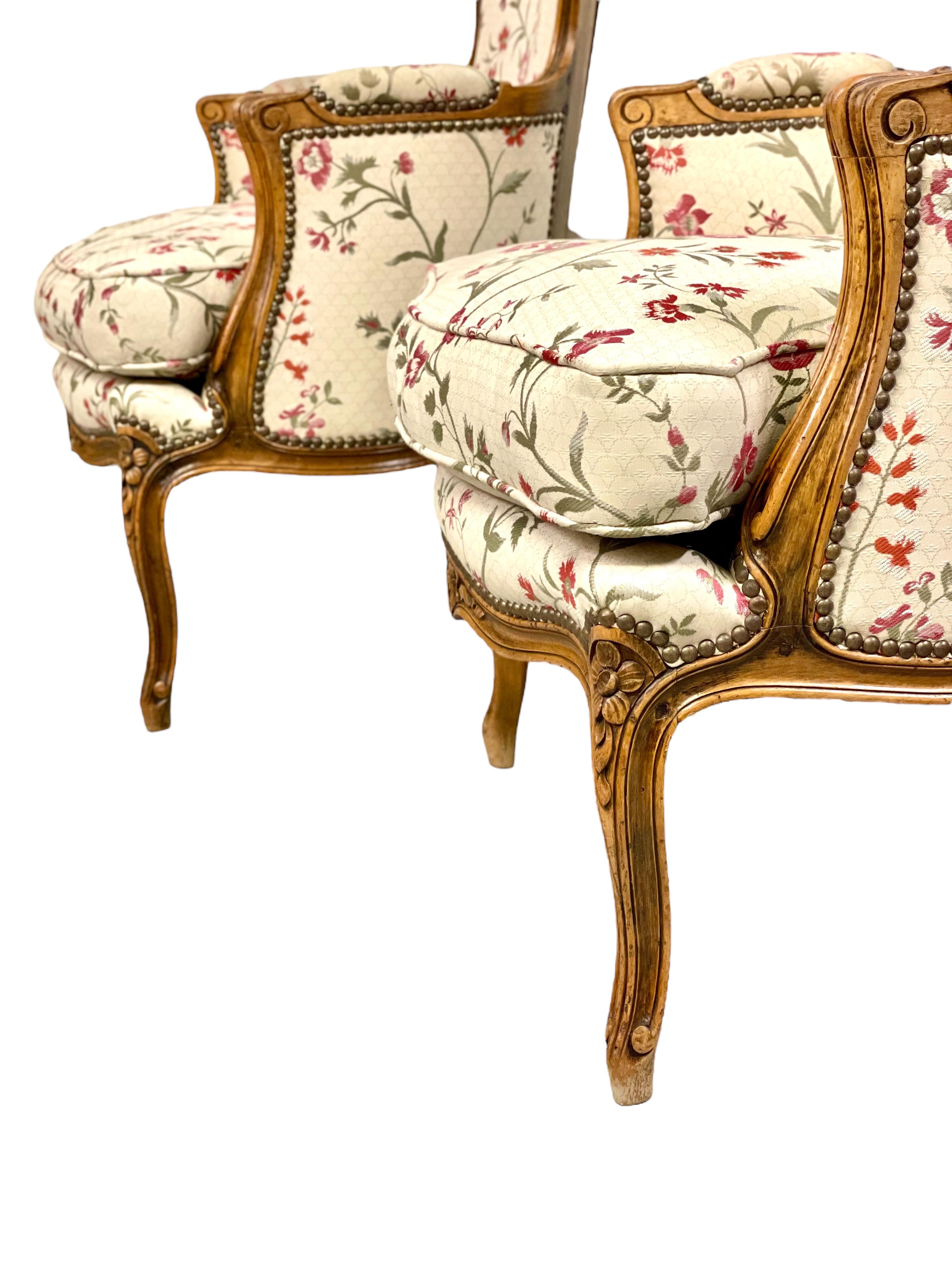 Paire de chaises Bergère d'époque Louis XV du XVIIIe siècle Bon état - En vente à LA CIOTAT, FR