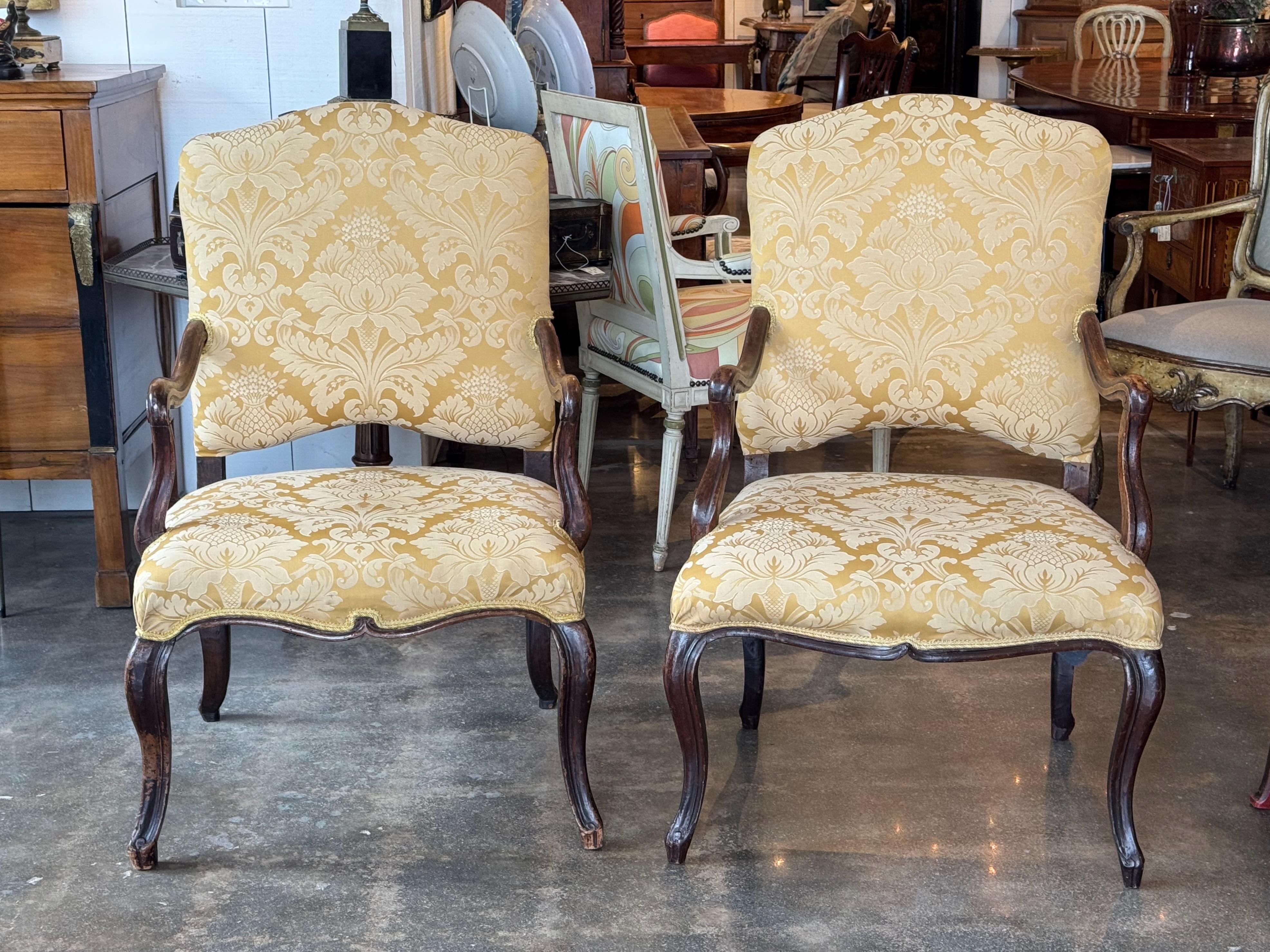 Italian 18th Century Pair of Louis XV Style Fauteuils With Carved Walnut Frames For Sale