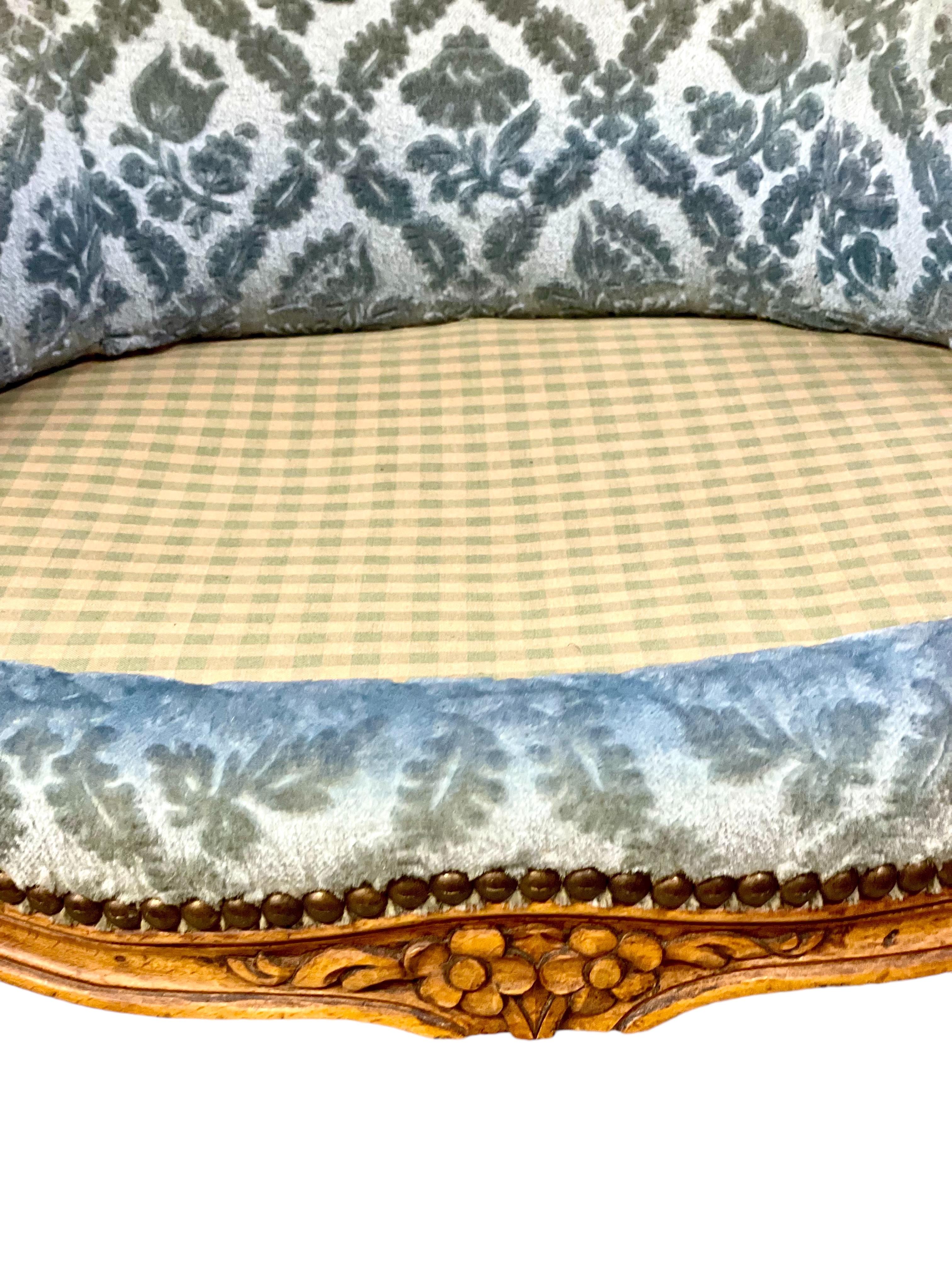 Coppia di sedie bergere in noce Luigi XV del XIX secolo in vendita 9