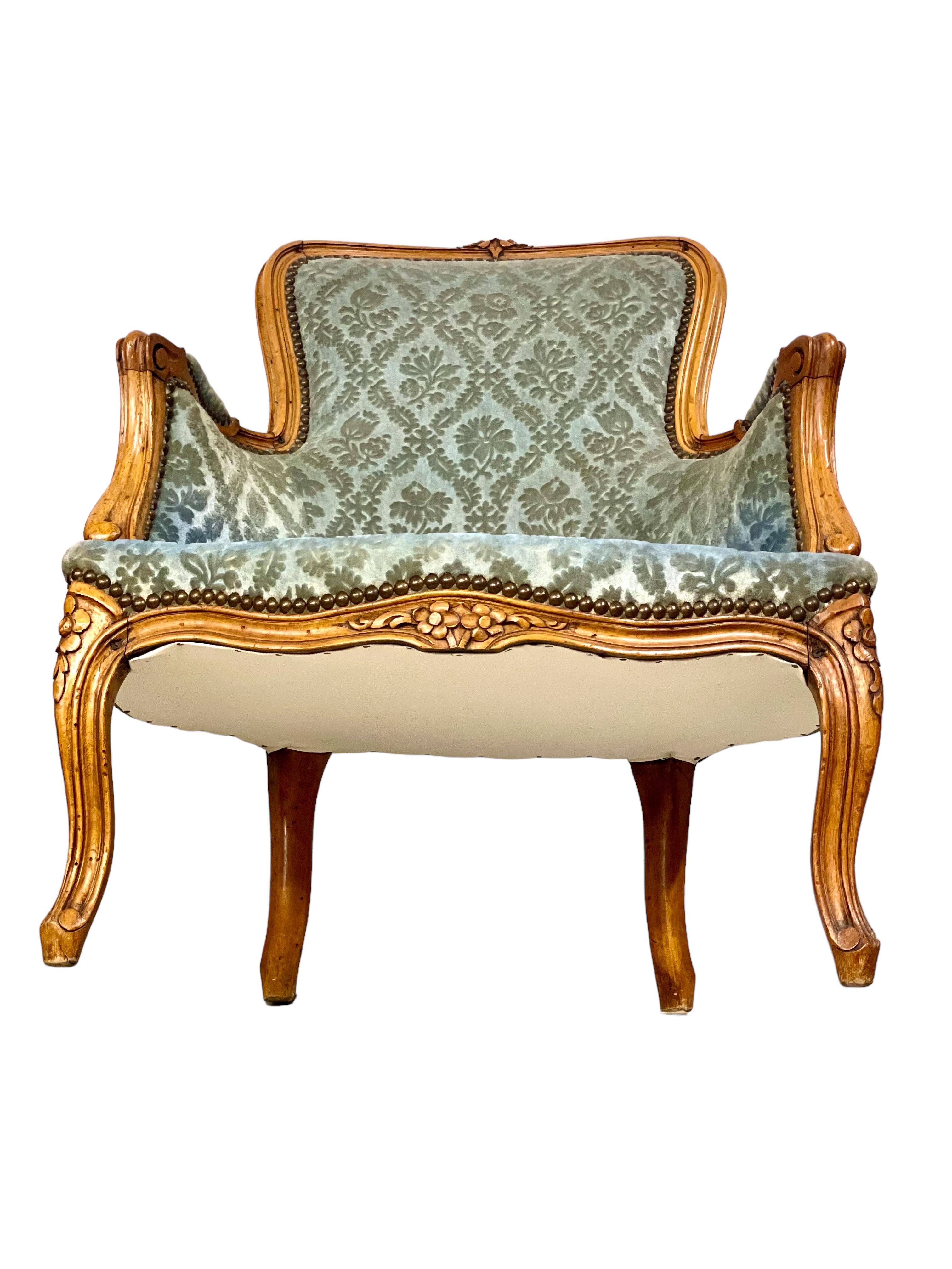 Coppia di sedie bergere in noce Luigi XV del XIX secolo in vendita 10