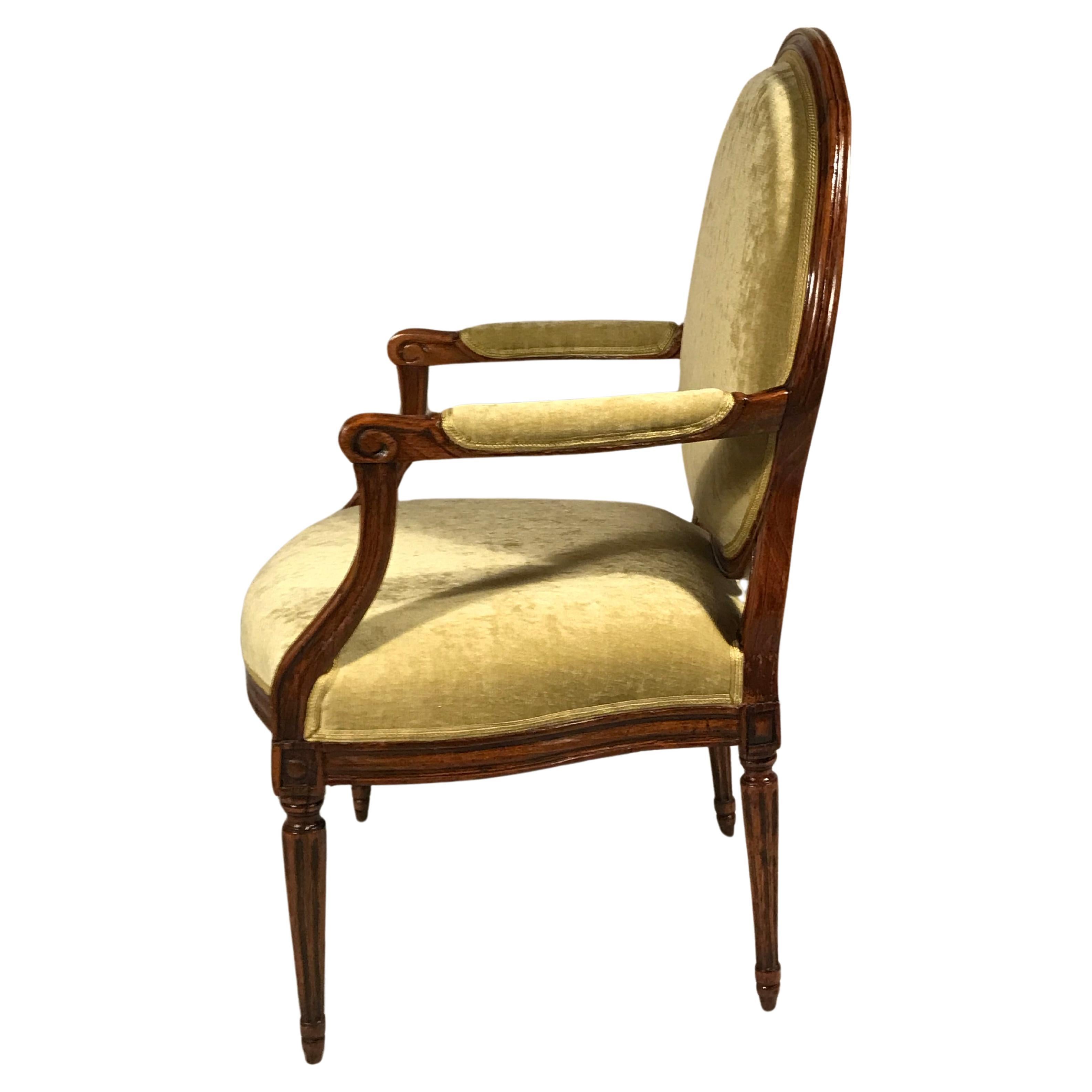 Français Paire de fauteuils Louis XVI du XVIIIe siècle en vente