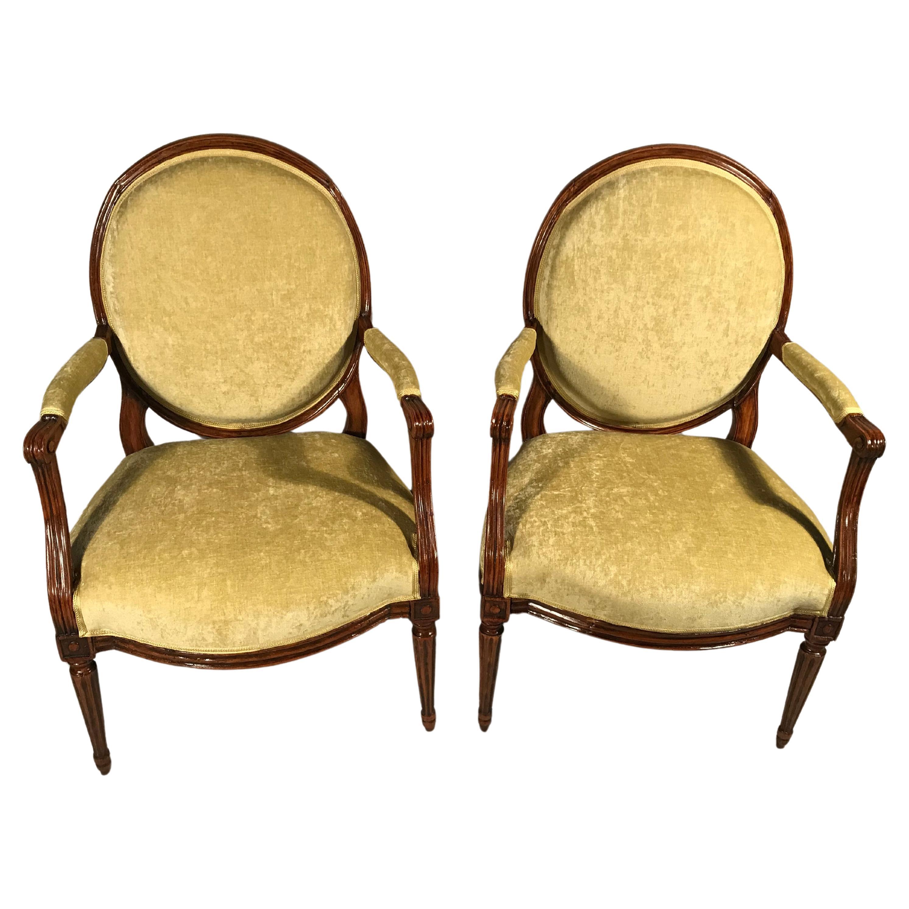 Fin du XVIIIe siècle Paire de fauteuils Louis XVI du XVIIIe siècle en vente
