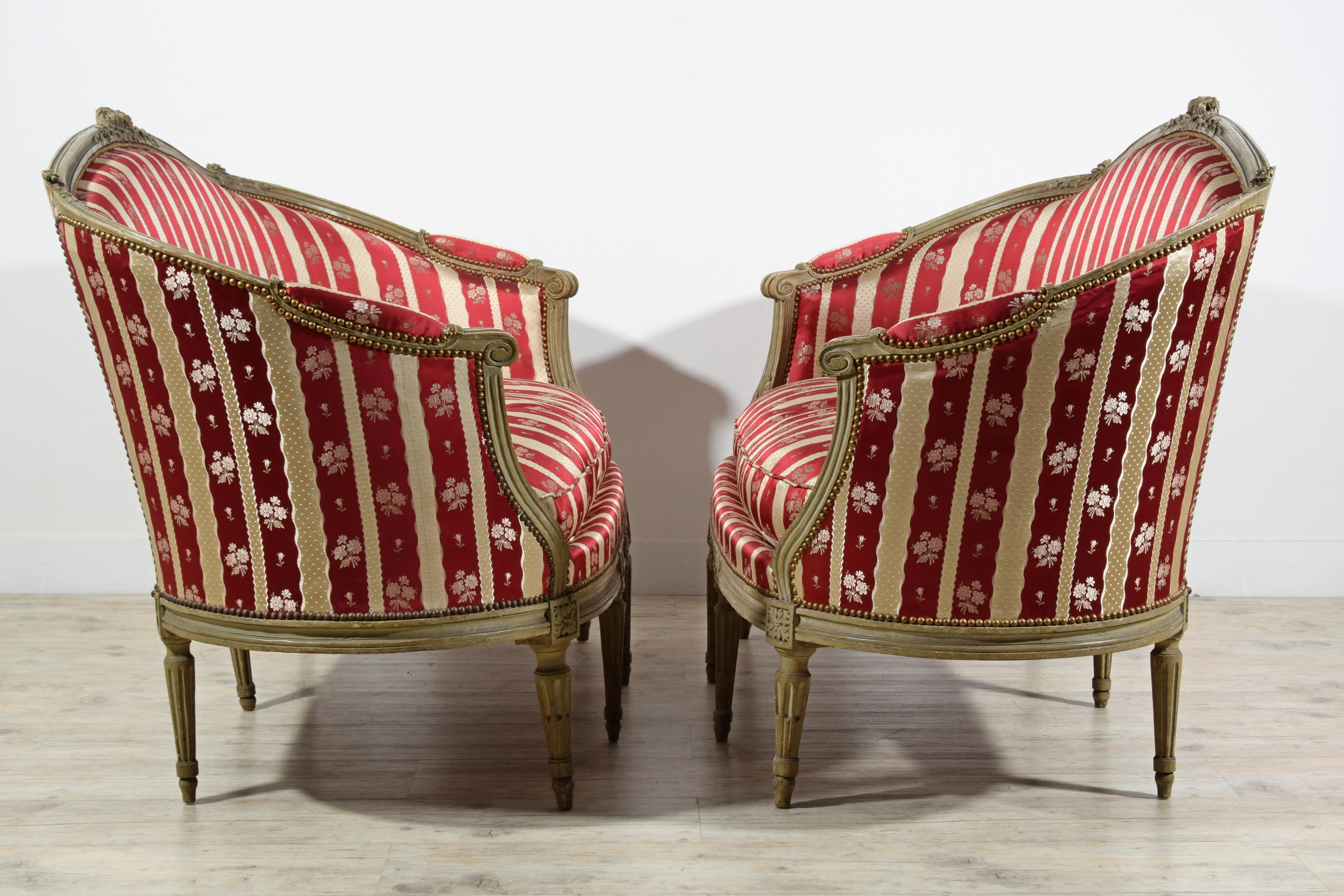 18th Century, Pair of Louis XVI French Lacquered Wood Corbeille Canapes For Sale 5