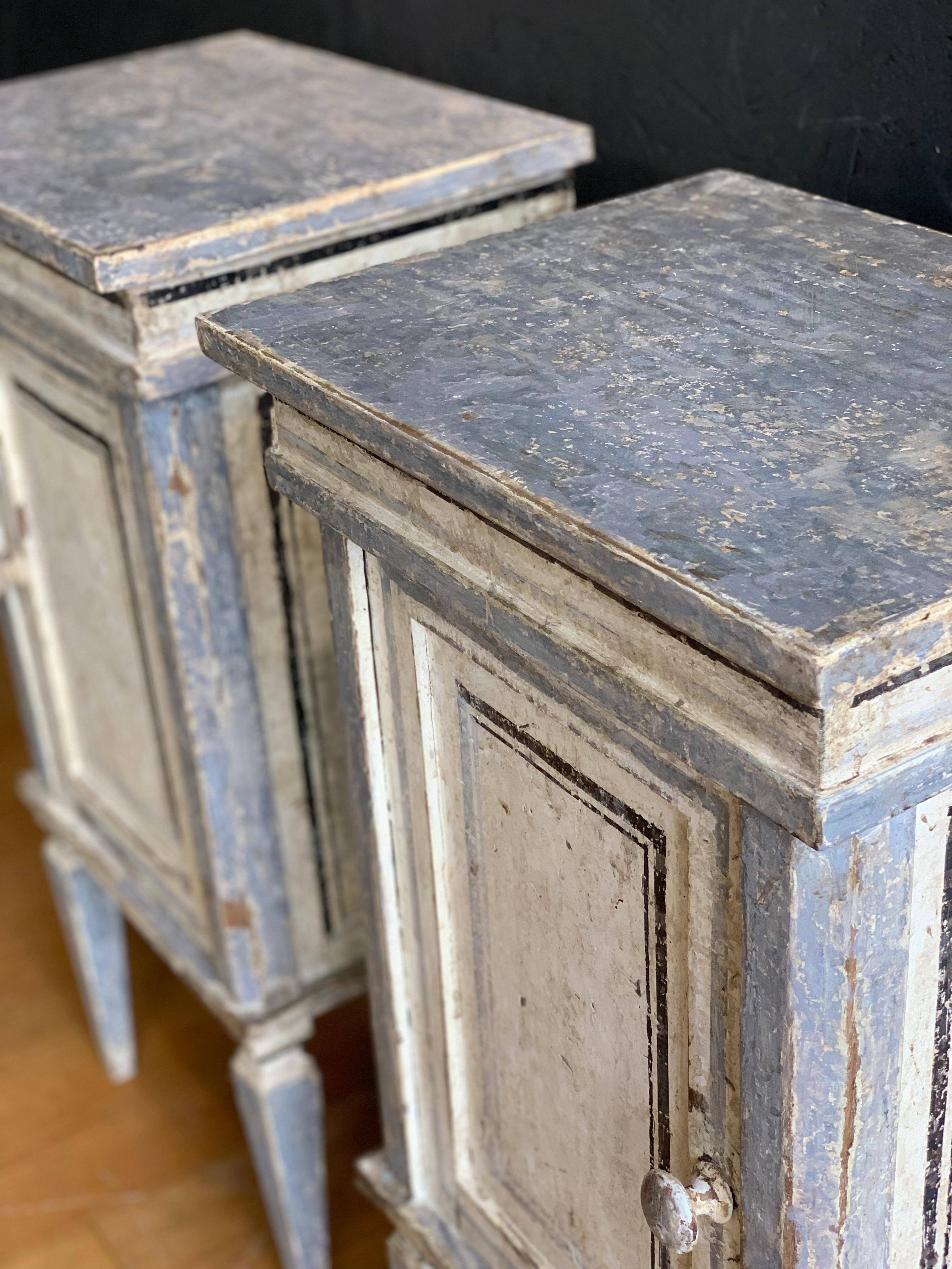 18th Century Pair of Painted Bedside Table 4