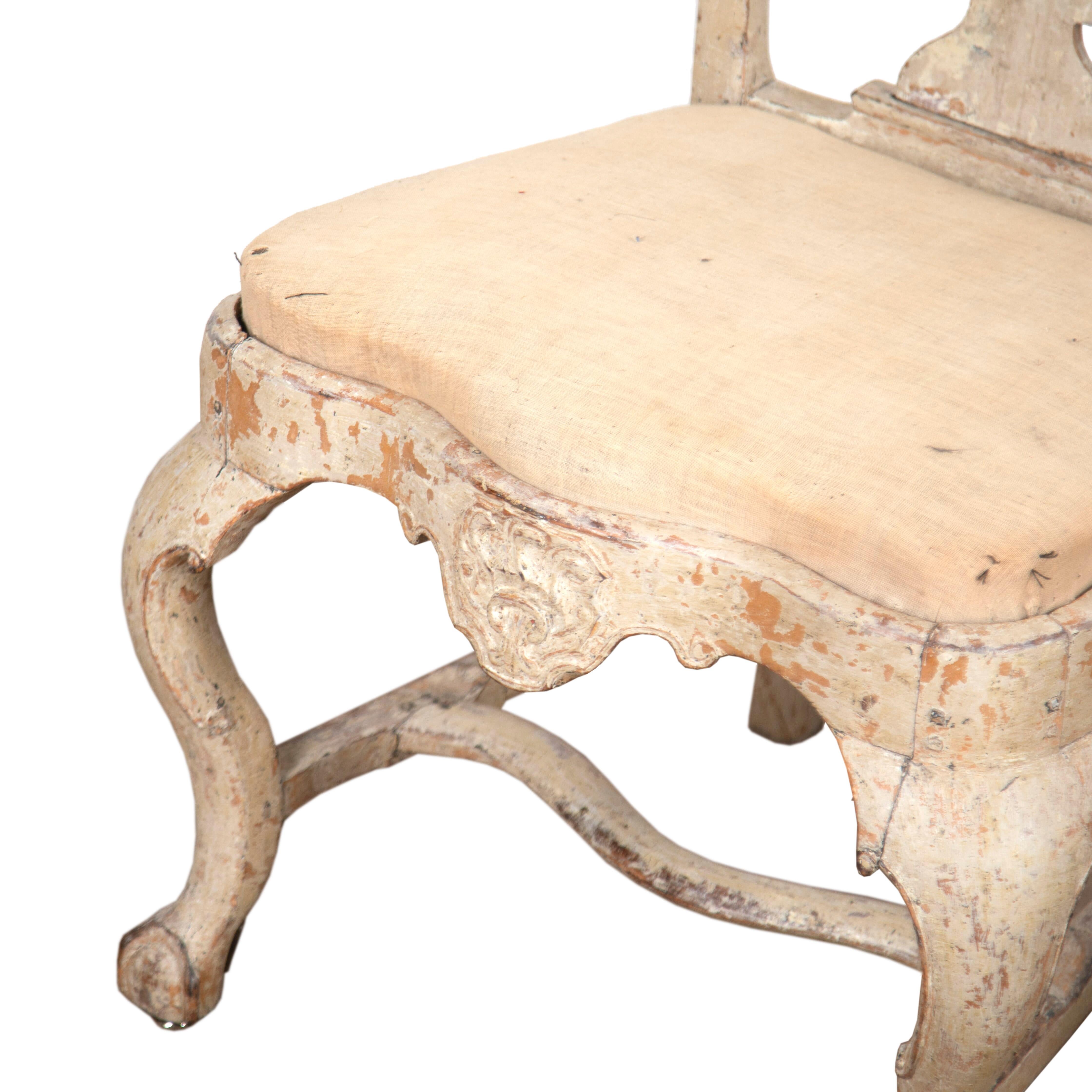 18th Century Pair of Rococo Side Chairs In Good Condition In Tetbury, Gloucestershire