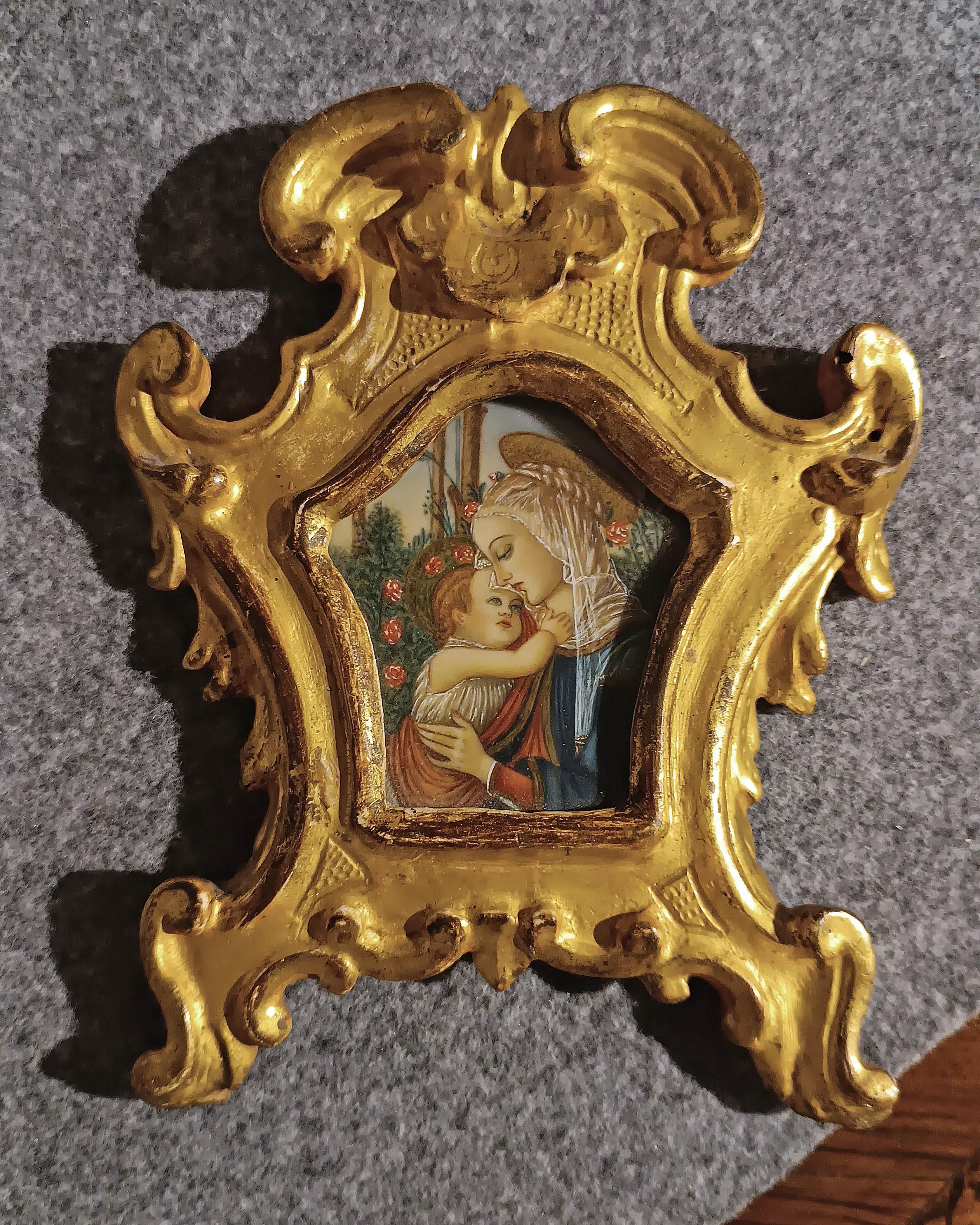 Hand-Carved 18th CENTURY PAIR OF SMALL GOLDEN FRAMES WITH PAINTINGS For Sale