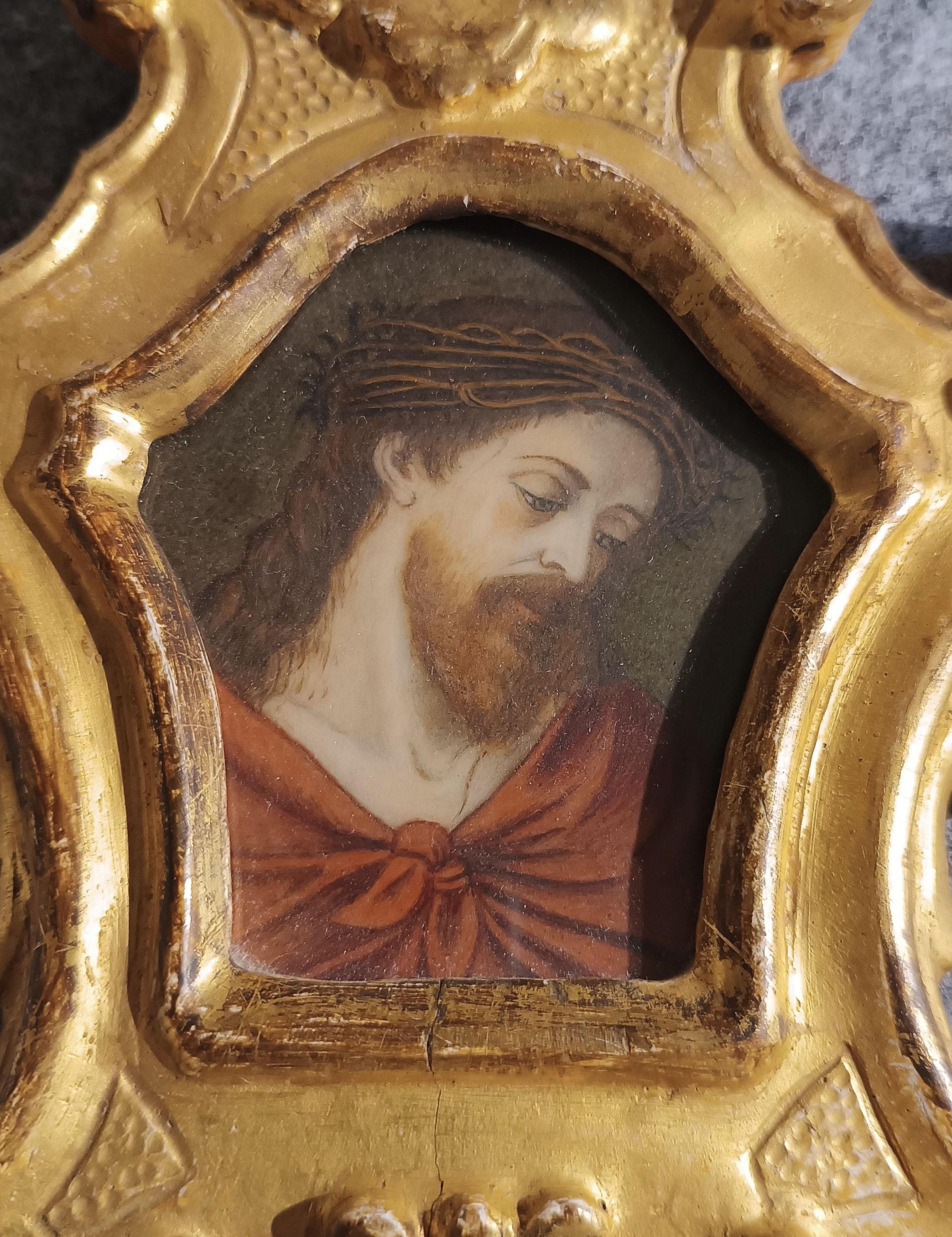 18th Century 18th CENTURY PAIR OF SMALL GOLDEN FRAMES WITH PAINTINGS For Sale