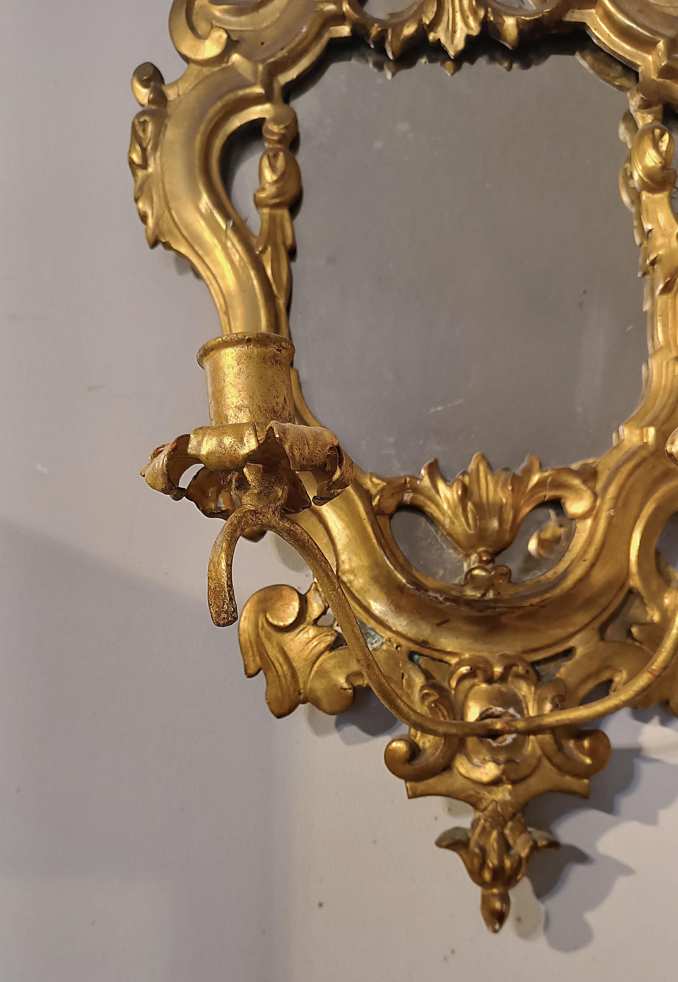 18th CENTURY PAIR OF SMALL GOLDEN MIRRORS WITH CANDLE HOLDERS For Sale 5