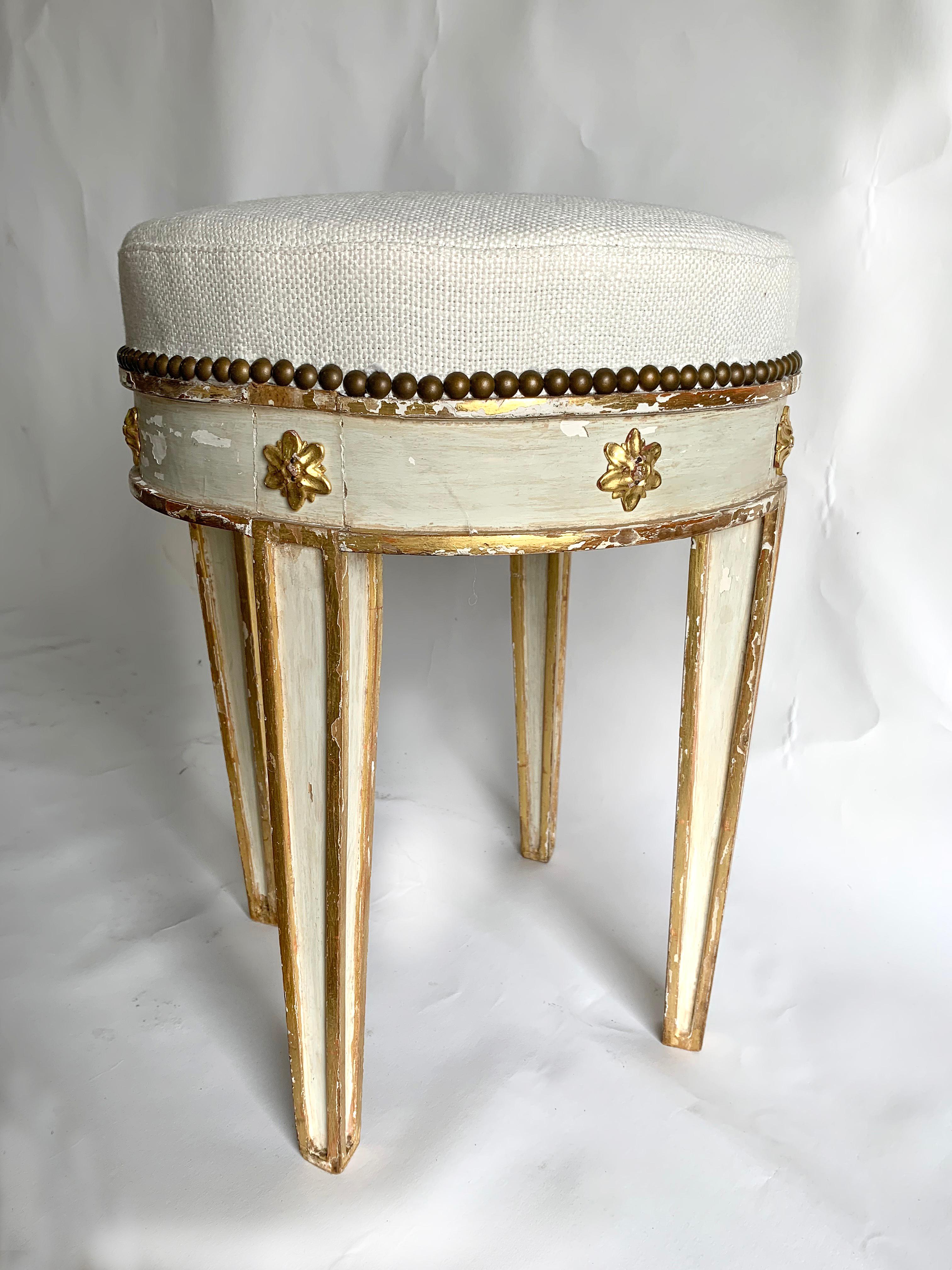18th Century Pair of Swedish Painted and Gilt Tabouret Stools In Good Condition In New Orleans, LA