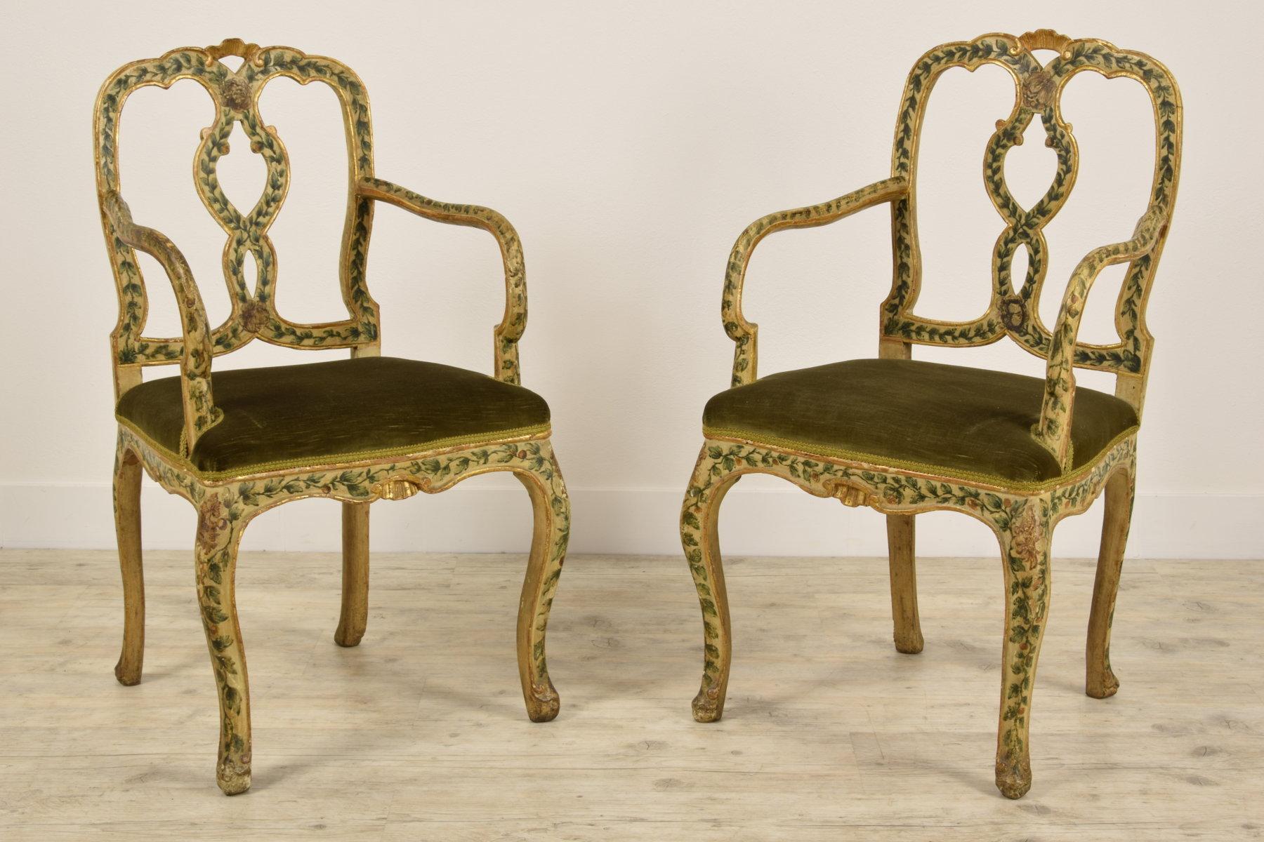 18th Century, Pair of Venetian Lacquered and Giltwood Armchairs 11