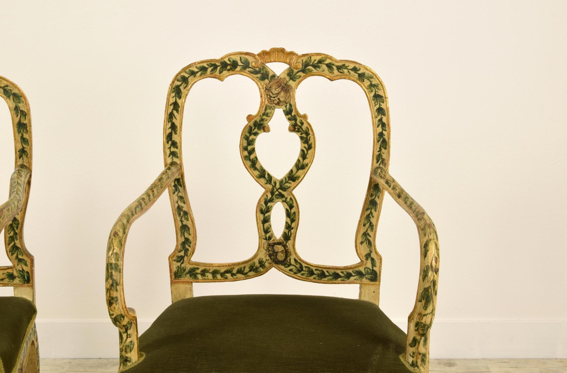 18th Century, Pair of Venetian Lacquered and Giltwood Armchairs 3