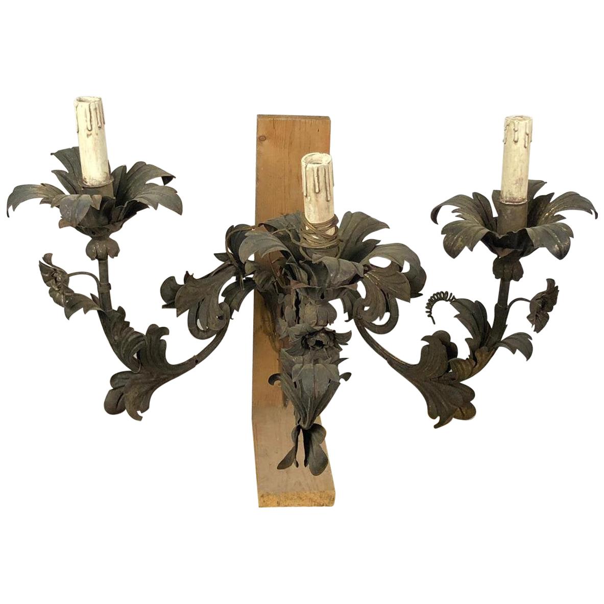 18th Century Pair of Venetian Wrought Iron Wall Sconces For Sale