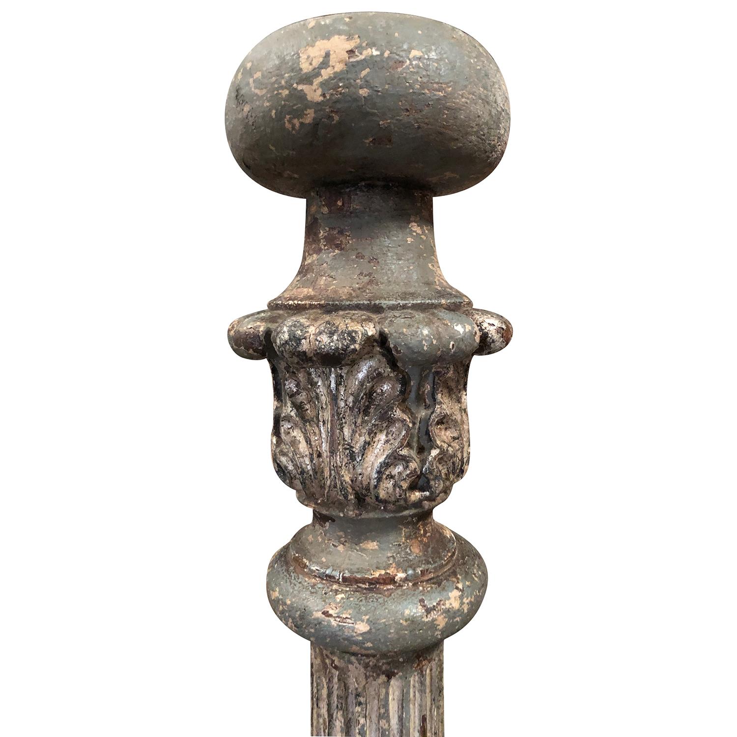 Siglo XVIII Pareja Italiana de Grandes Lustres Piamonteses - Antiguos Candelabros de Madera en Bueno estado para la venta en West Palm Beach, FL