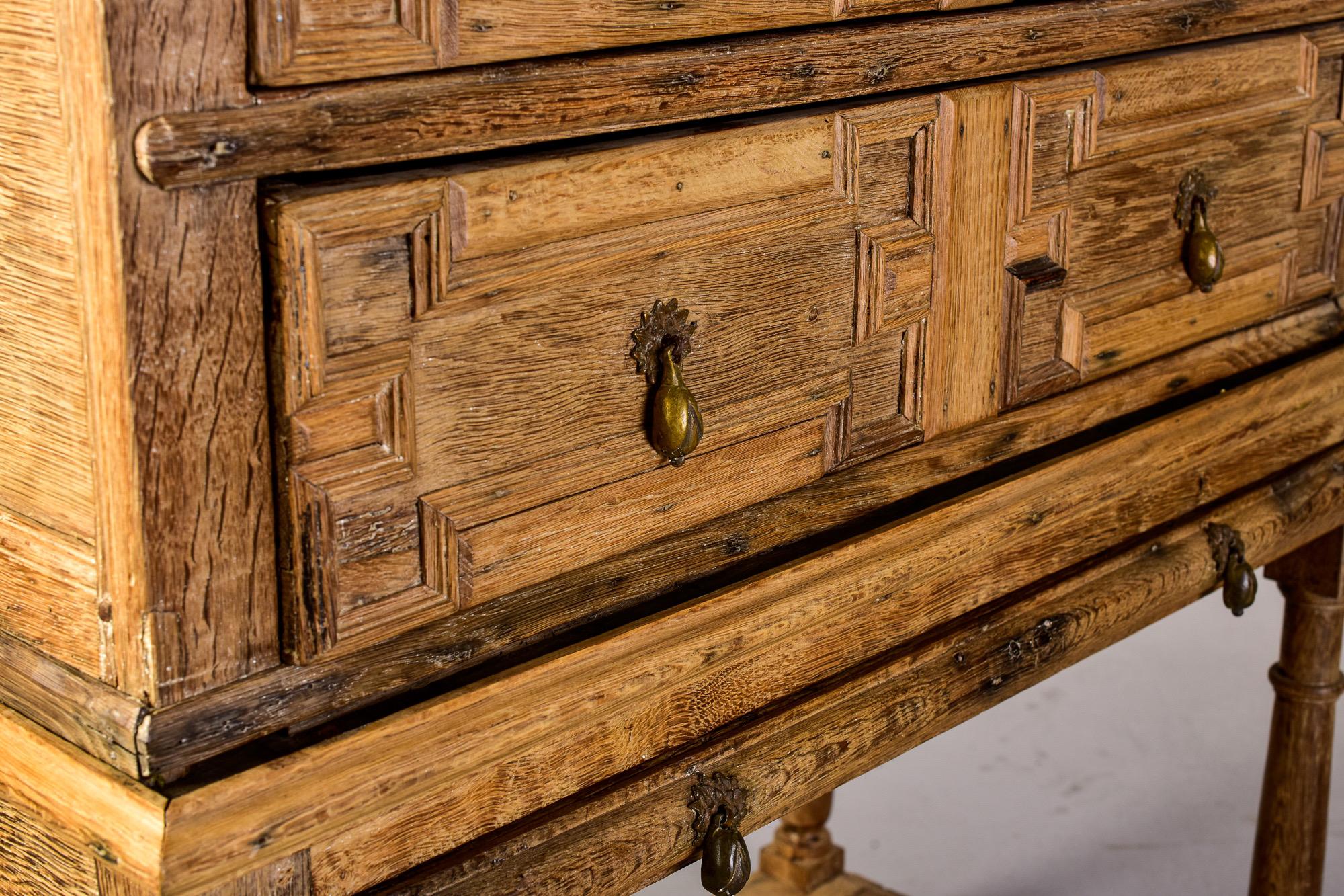18th Century Pale Oak English Chest of Drawers on Stand For Sale 5